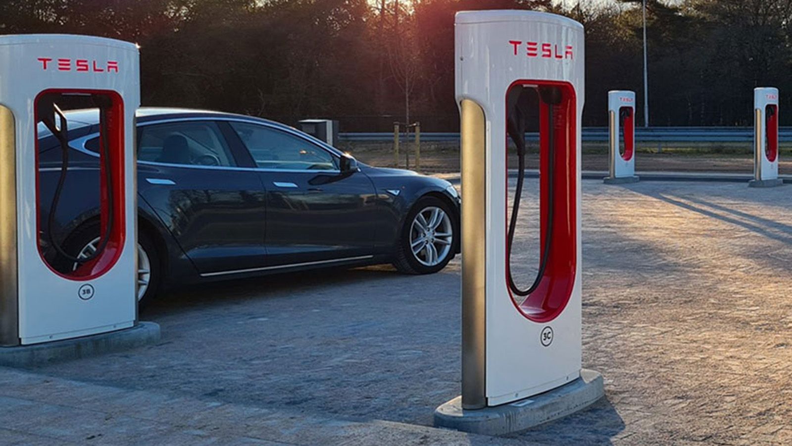 Tesla: Τέλος η δωρεάν φόρτιση στην Ελλάδα!