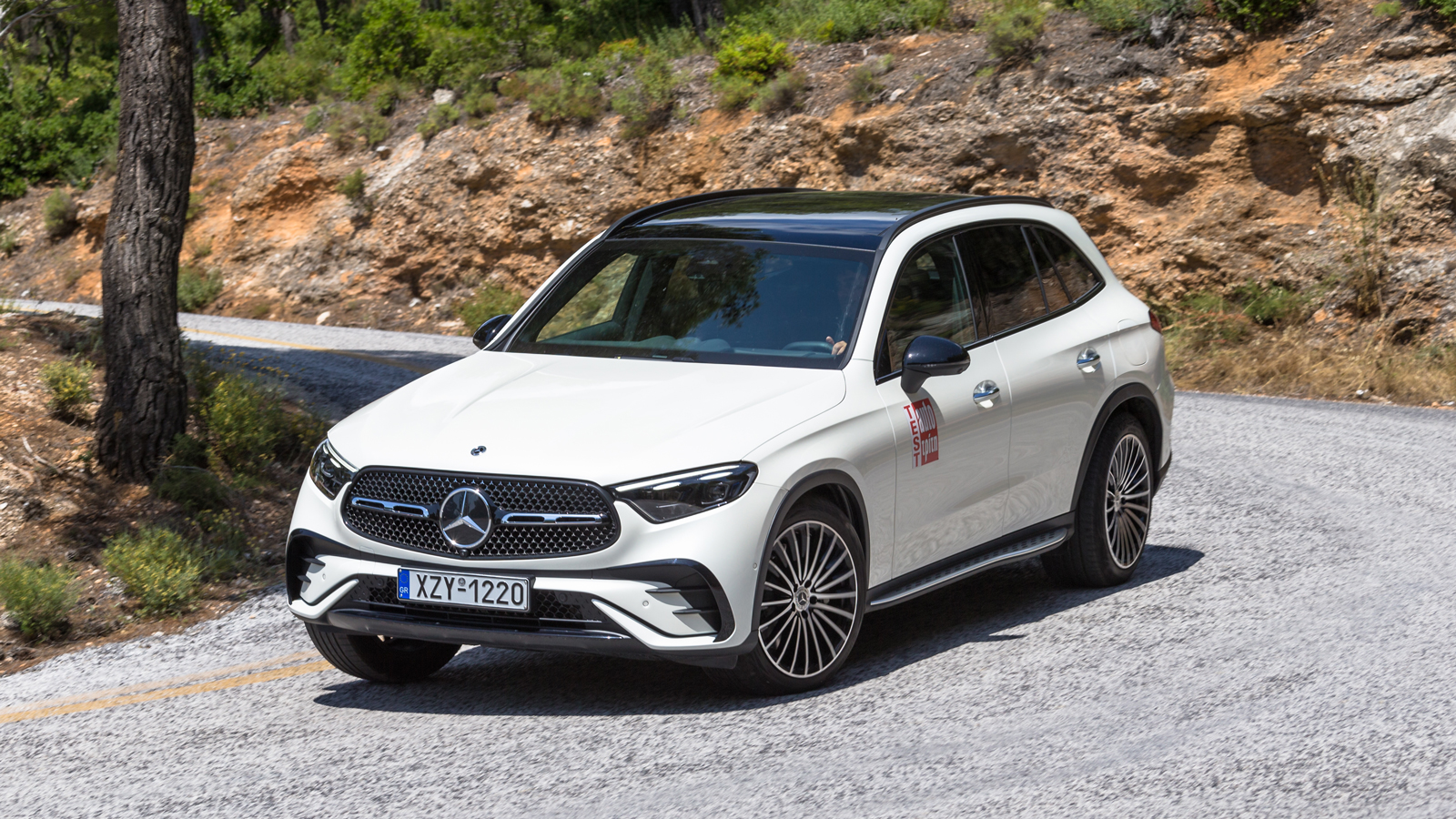 Η SUVάρα της Mercedes έχει και το καλύτερο 0-100 χλμ./ώρα της κλάσης με 5,7 δλ., το καλύτερο 80-120 με 3,8 δλ. και τη μεγαλύτερη τελική ταχύτητα με 23
