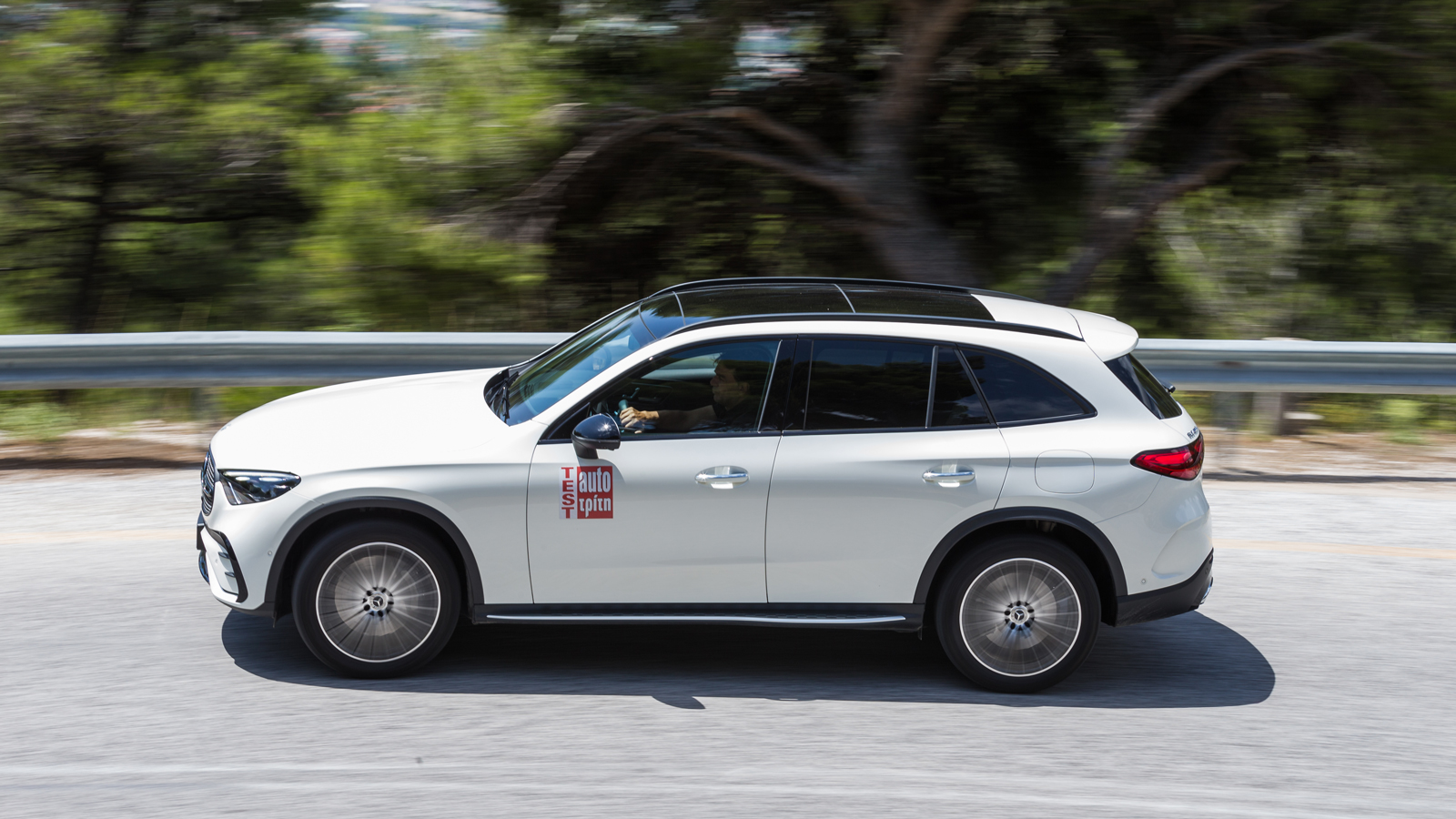 Η νέα GLC έχει την πιο ήσυχη καμπίνα της κλάσης του ταξιδεύοντας με 120 χλμ./ώρα (65,1 db), χάρη στην εξαιρετική ηχομόνωση της καμπίνας και την ποιότη
