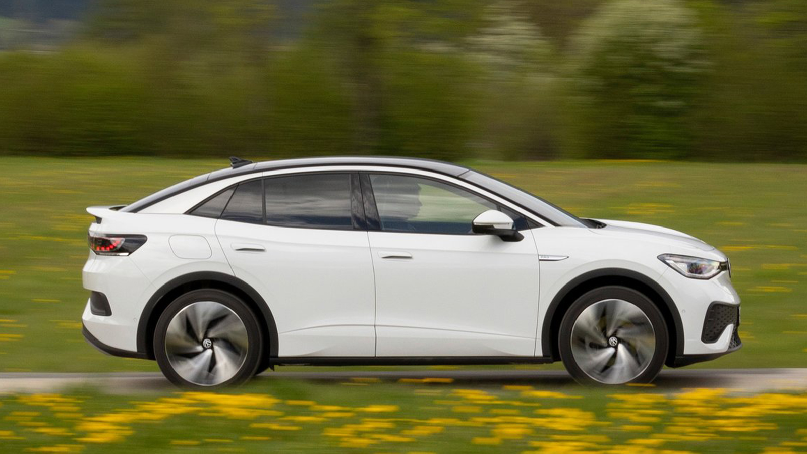 To ID.5 φοράει το ίδιο σύνολο 204 ίππων που έχουν και τα υπόλοιπα ID. μοντέλα με το πακέτο μπαταρίας των 77 kWh, που του χαρίζει πραγματική αυτονομία 