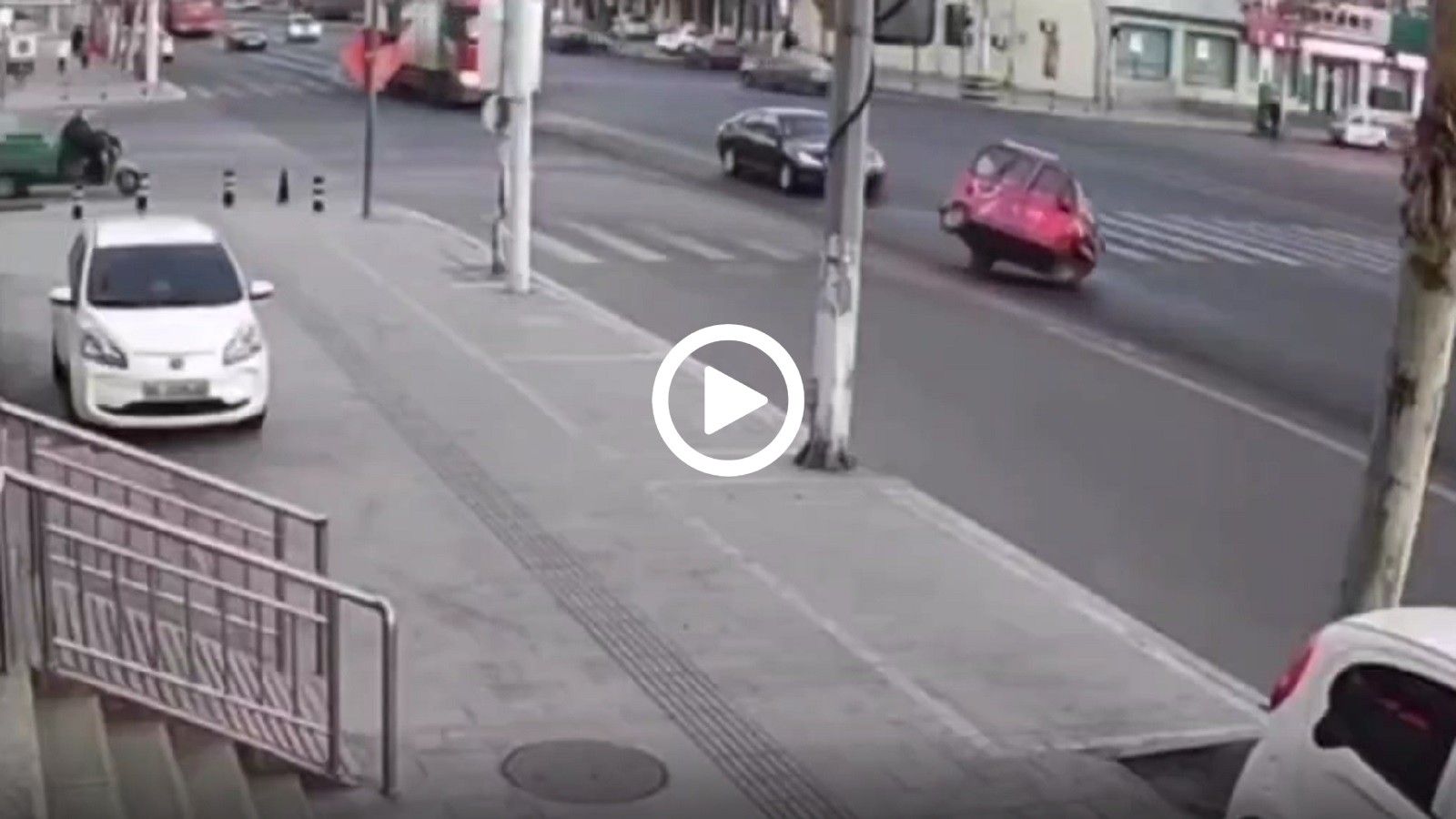 VIDEO: Παραλίγο να το κρατήσει!