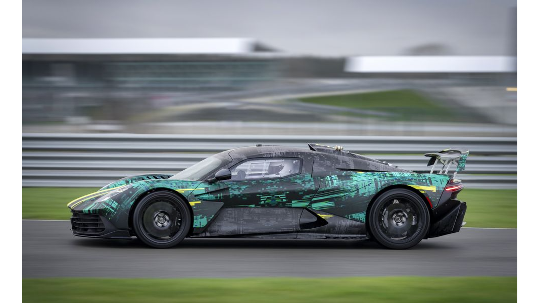 Η Aston Martin Valhalla, το νέο υβριδικό plug-in των 1.012 ίππων έρχεται το 2024
