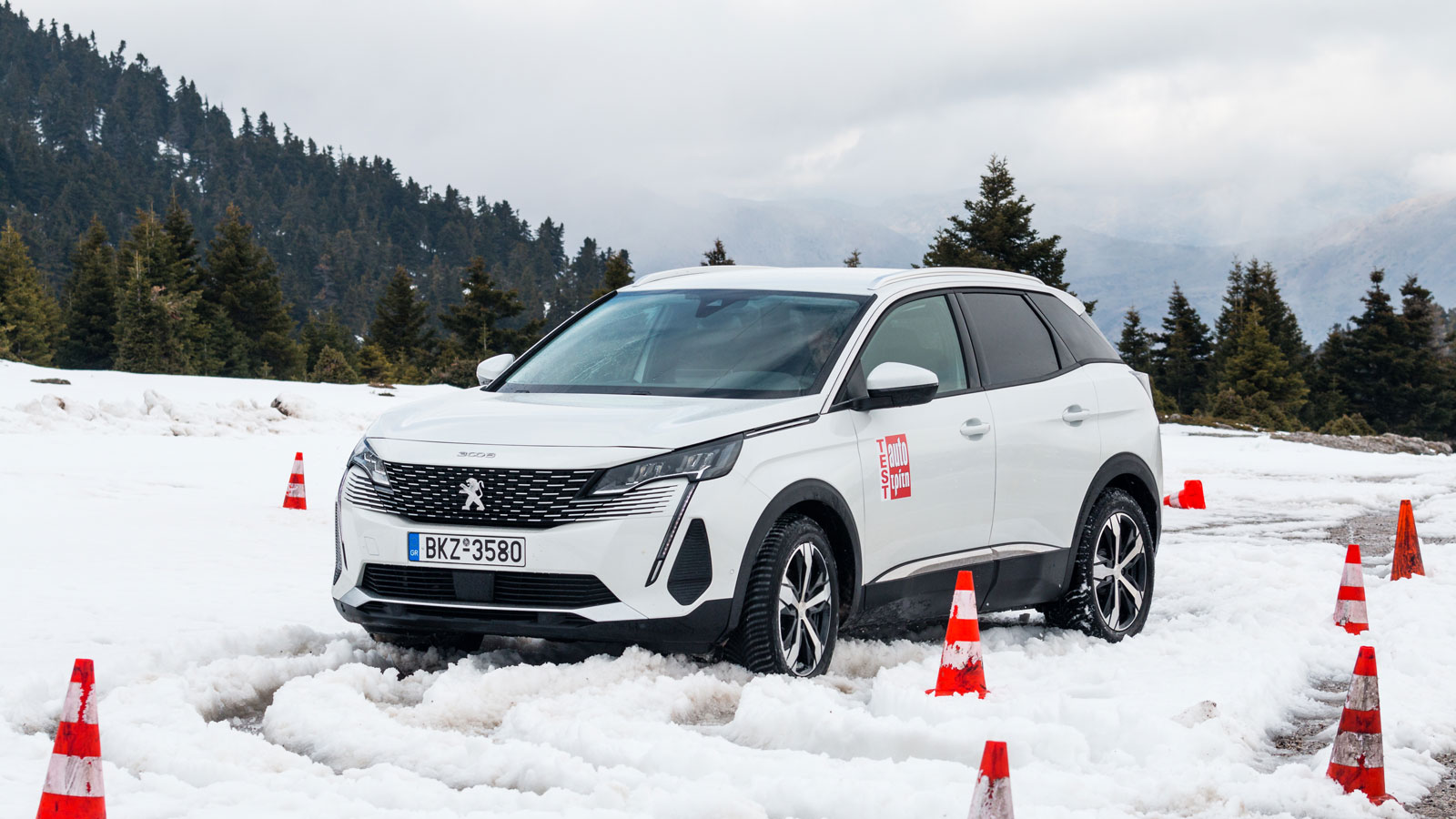 Στην ποιότητα οδήγησης του Peugeot 3008 συνεισφέρει και το Hill Assist Descent Control (σύστημα υποβοήθησης κατάβασης), το οποίο δημιουργεί συνολικά μ