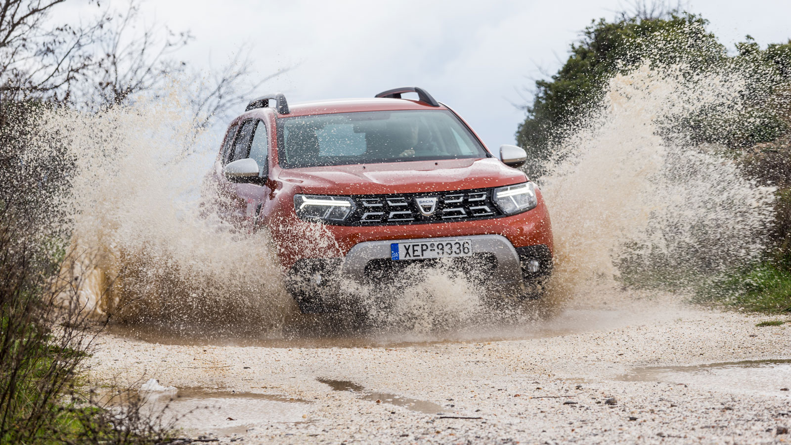 Σημαντικό στοιχείο του 4κίνητο Dacia Duster είναι πως έχει ότι υπάρχει και ρεζέρβα κανονικού μεγέθους, γεγονός που σου εξασφαλίζει πως δεν θα μείνεις 