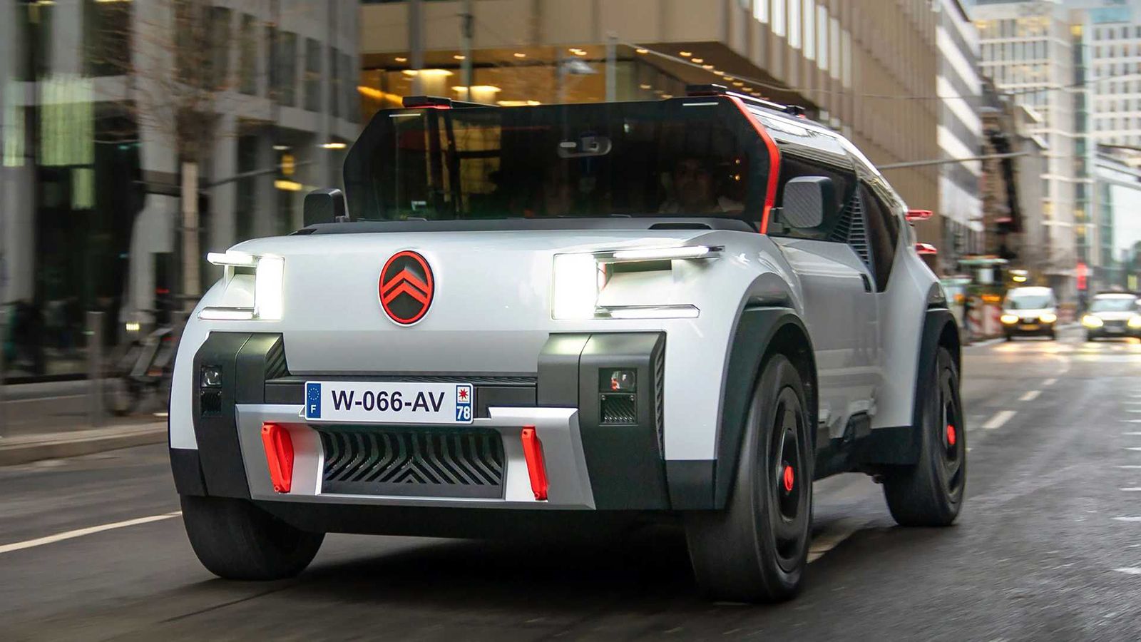 Οδηγούμε το νέο Citroen Oli | Ηλεκτρικό από χαρτί και σόλες παπουτσιών