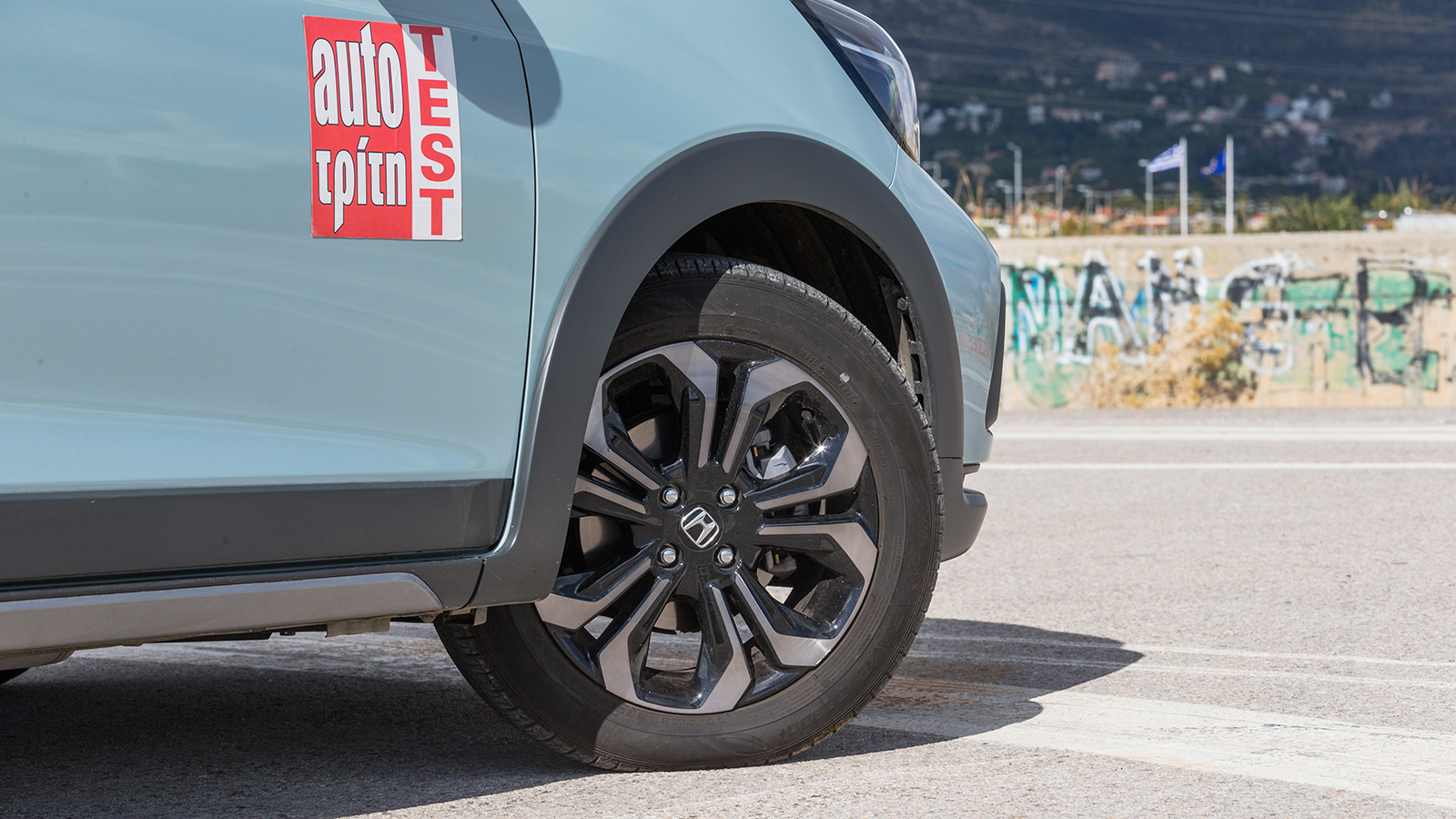Είναι hybrid SUV και δεν «καίνε»: Honda Jazz Crosstar ή HR-V;