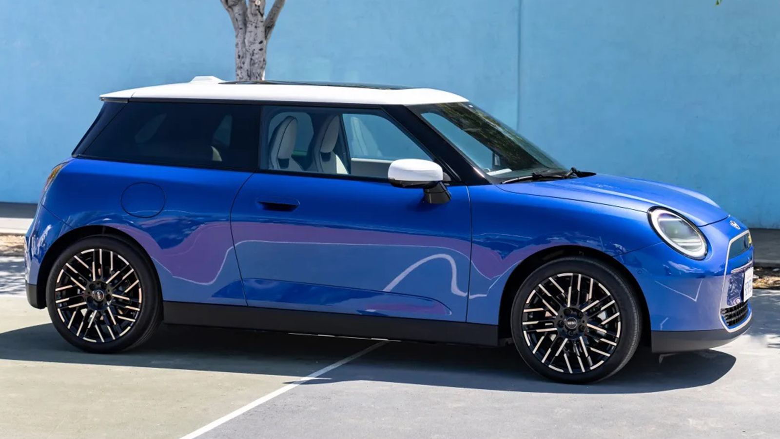 Με ψηφιακή & ολοστρόγγυλη οθόνη το νέο ηλεκτρικό MINI Cooper