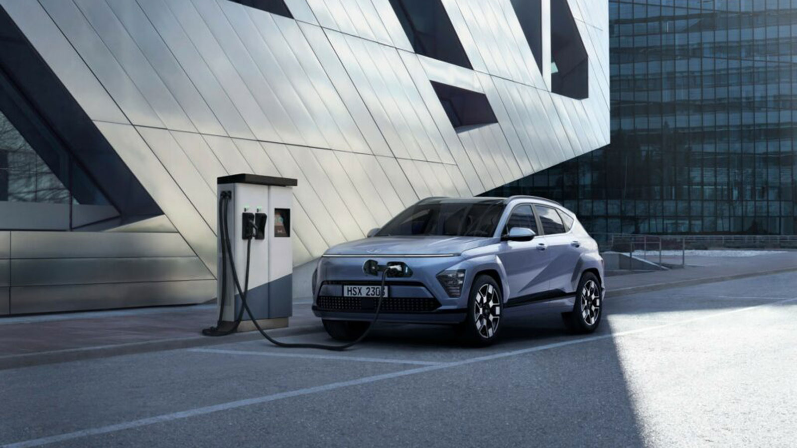 Με δύο μπαταρίες και έως 218 ίππους το νέο Hyundai Kona Electric