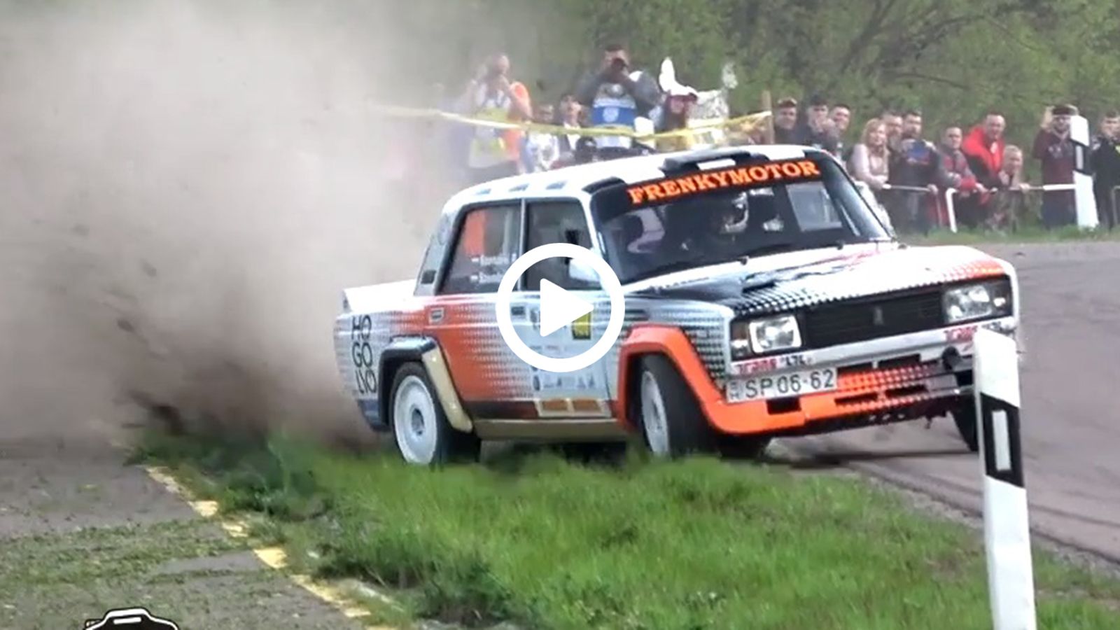 Lada με τσίτα τα γκάζια και την ταυτότητα στο στόμα