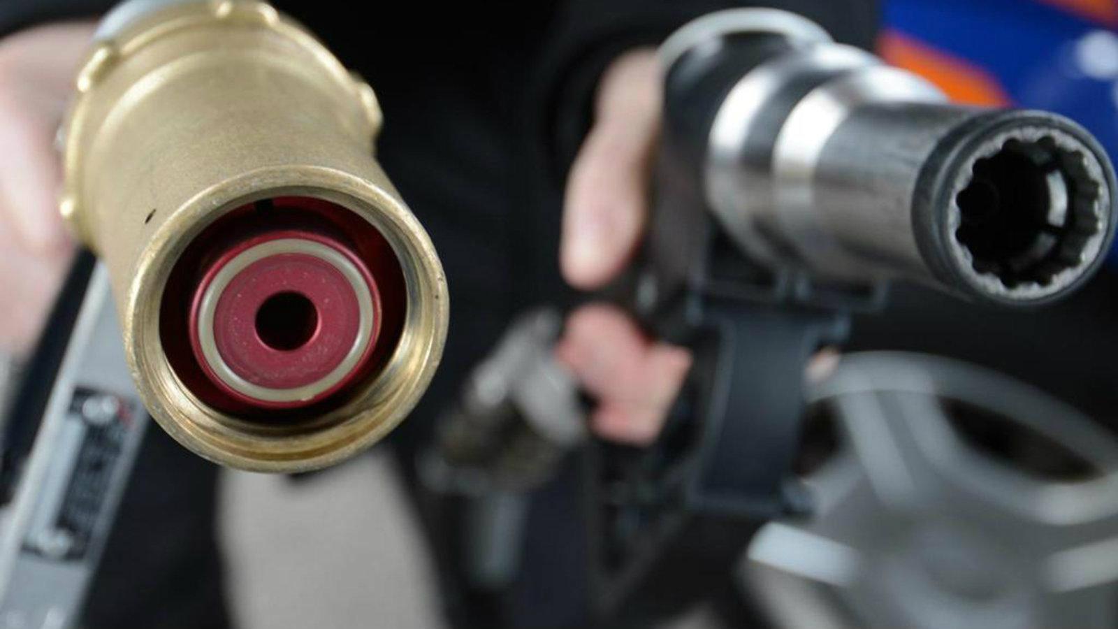 LPG ή CNG; Η απάντηση εναπόκειται στα διάφορα γεωγραφικά κριτήρια του κατόχου αυτοκινήτου. Για όσους λοιπόν έχουν εύκολη πρόσβαση σε πρατήρια φυσικού 