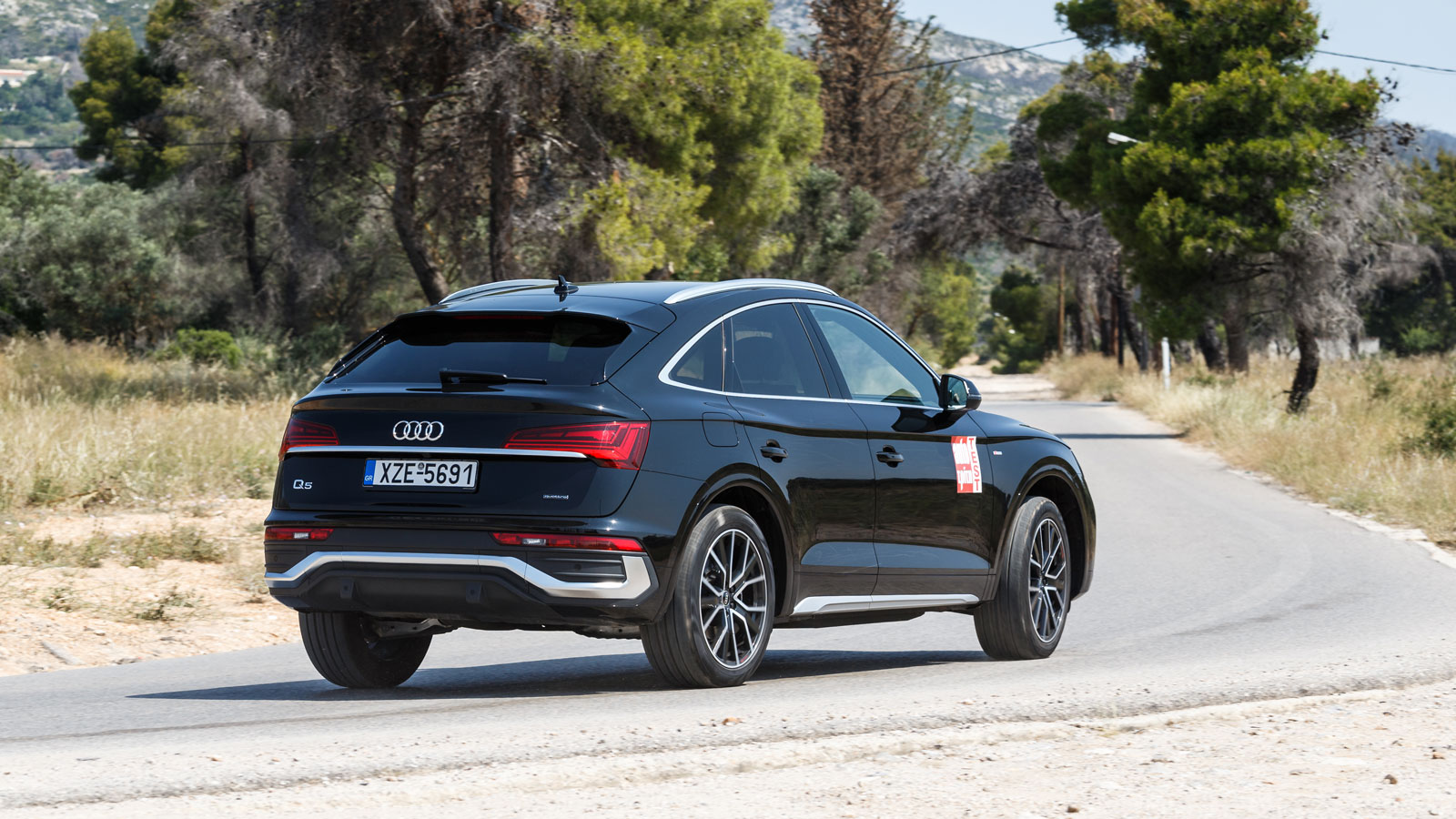 Σε πιο υψηλούς ρυθμούς το D-SUV της Audi είναι αρκετά ευέλικτο για το μεγάλο βάρος του (1.805 κιλά), χωρίς πάντως το ελαφρύ τιμόνι να δίνει πιο έντονο