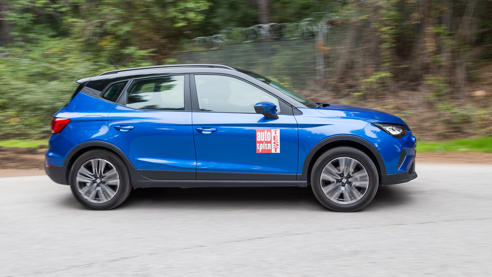 Το ισπανικό SUVάκι «καίει» φυσικό αέριο, εκτός των κρύων εκκινήσεων, με τον οδηγό να μην καταλαβαίνει την εναλλαγή ανά καύσιμο, αλλά ούτε να μπορεί να