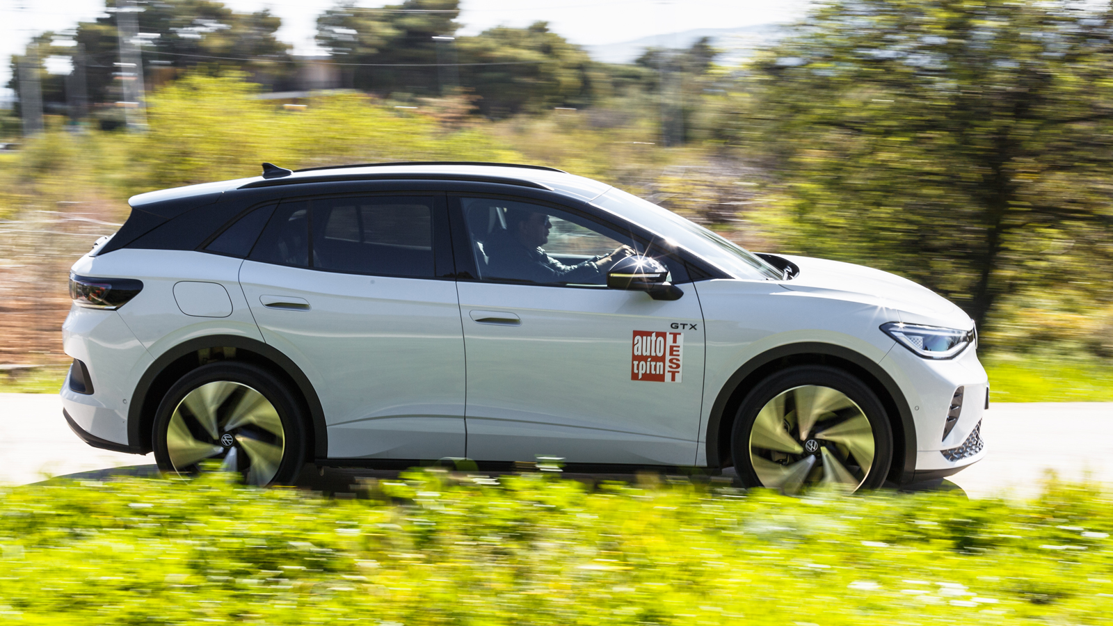 Οι επιδόσεις στο SUV της Volkswagen είναι δυναμικές και πίσω από το τιμόνι αισθάνεσαι μια αναπάντεχη, ίσως, ζωντάνια για ηλεκτρικό αυτού του μεγέθους 