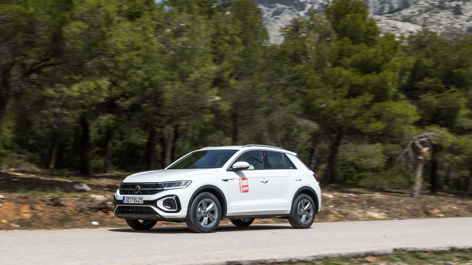 Best-seller μικρά SUV: Αυτόματο Crossland με 130 ή T-Roc με 150 άλογα;