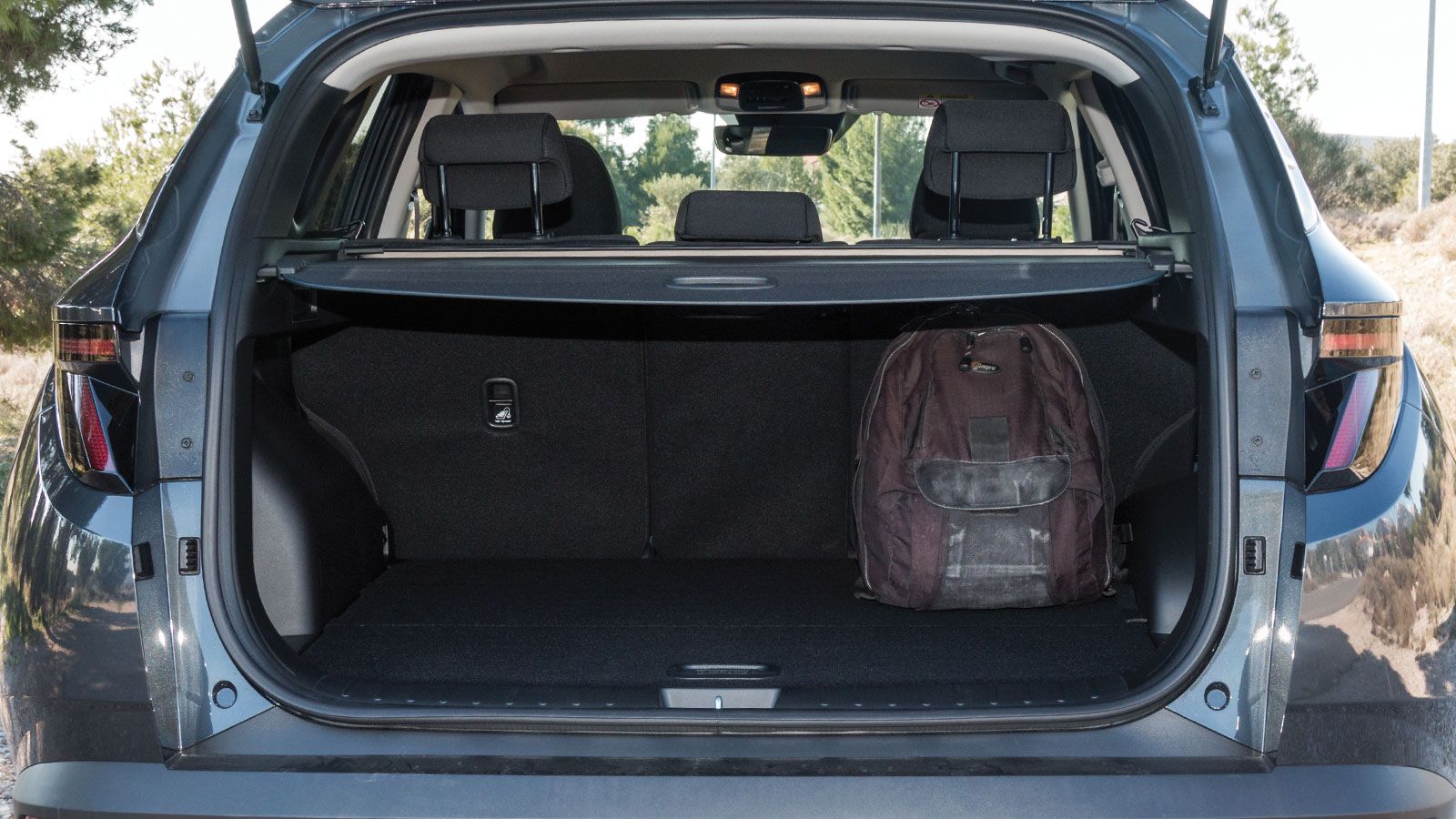 Ένα από τα πιο ευρύχωρα C-SUV της αγοράς, το Hyundai Tucson έχει πορτ-μπαγκάζ 577 λτ..