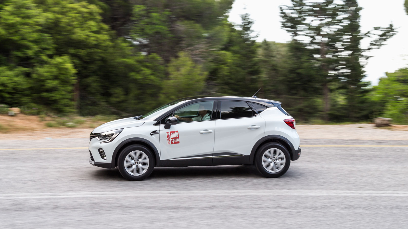 Πατώντας τον διακόπτη ECO στο mHEV Captur ρίχνεις την κατανάλωση ακόμη και στα 6,0 λτ./100 χλμ., στερείς όμως την αμεσότητα στην απόκριση του 7-τάχυτο