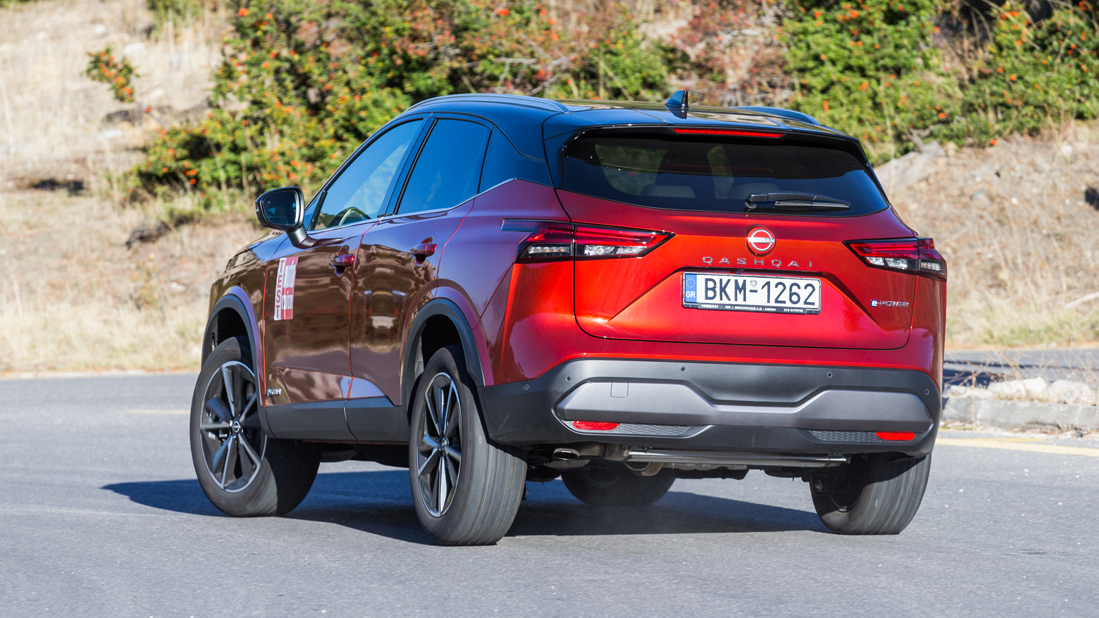 Επιλέγοντας Sport mode οξύνεις την απόκριση του συστήματος διεύθυνσης, χωρίς πάντως το άνετο προφίλ να υποσκελίζεται από την καλύτερη fun-to-drive αίσ