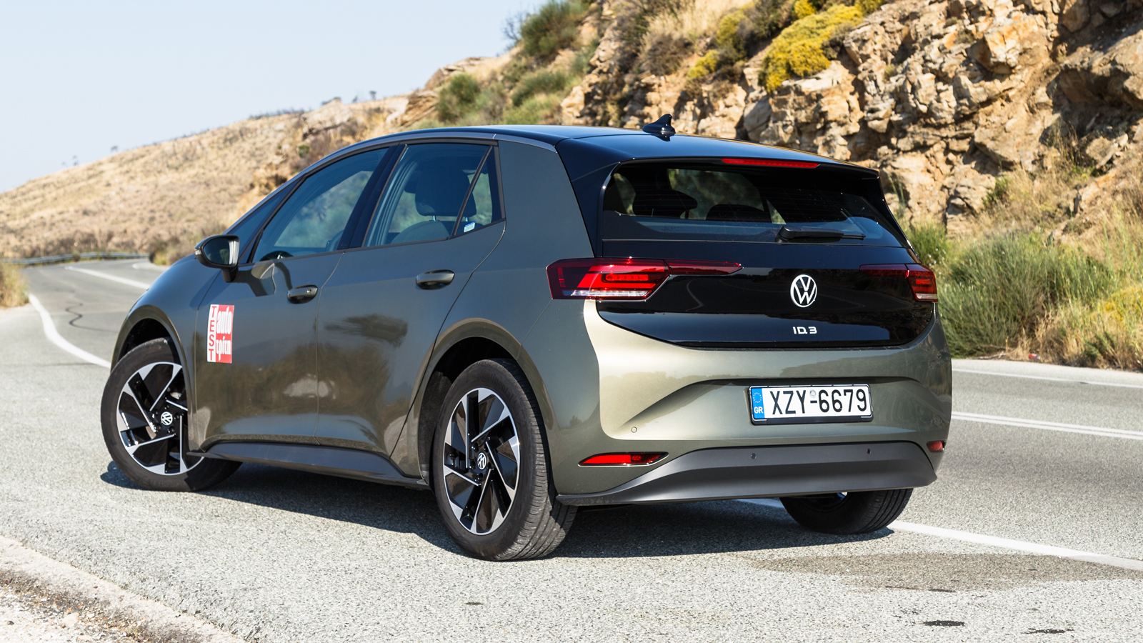 Το ID.3 συνεχίζει να προτάσσει ένα φουτουριστικό και νεανικό χαρακτήρα, διατηρώντας τη σχεδίαση φιλοσοφίας ενός όγκου με καθαρές επιφάνειες και ρέουσε