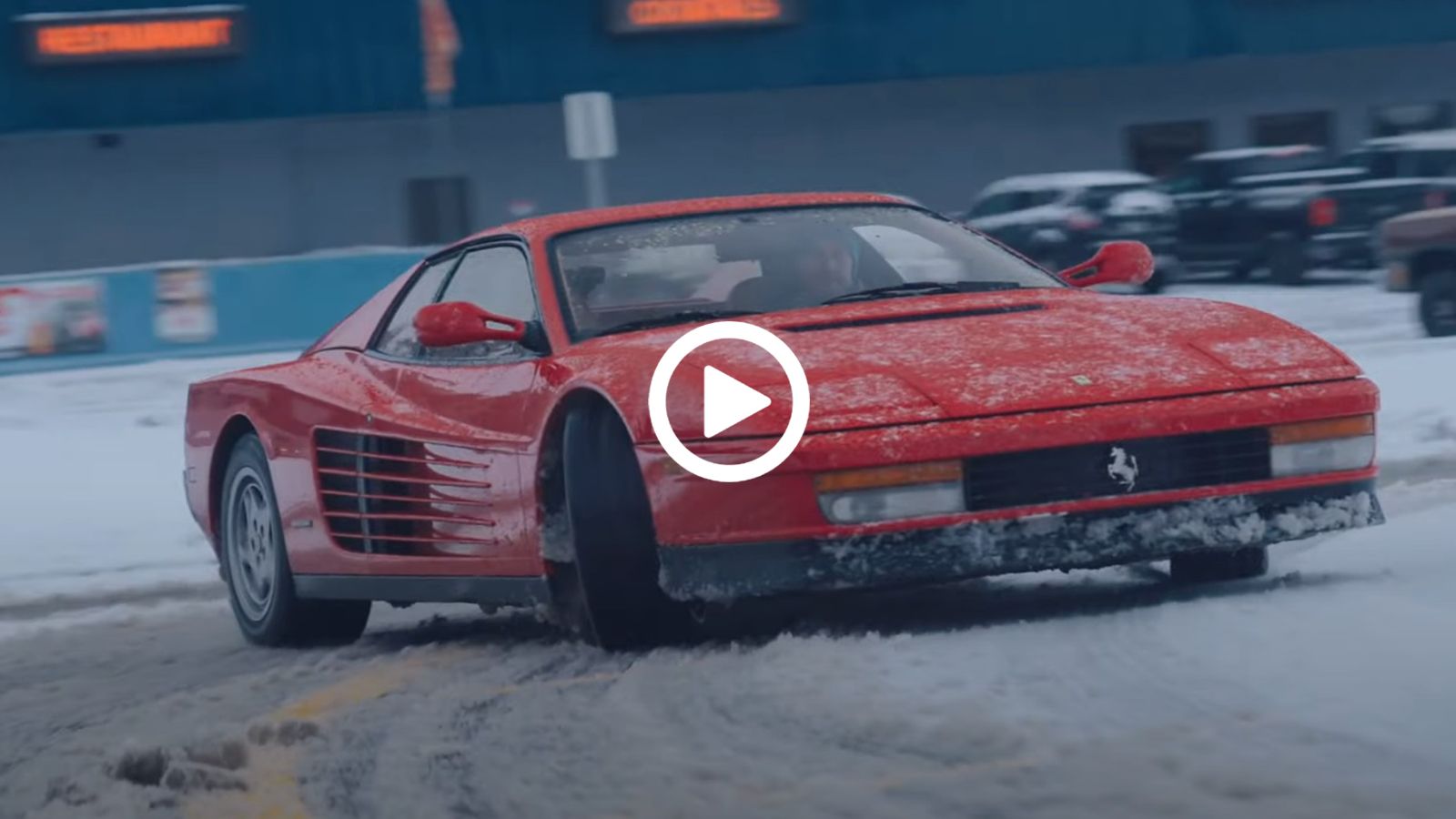 Δάμασε τον πάγο και το χιόνι μέσα σε Ferrari Testarossa 
