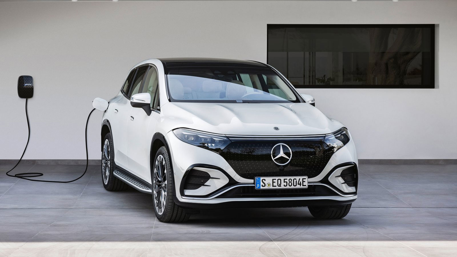 Τιμές στην Ελλάδα για τη Mercedes EQS SUV με ροπή από Lamborghini Urus