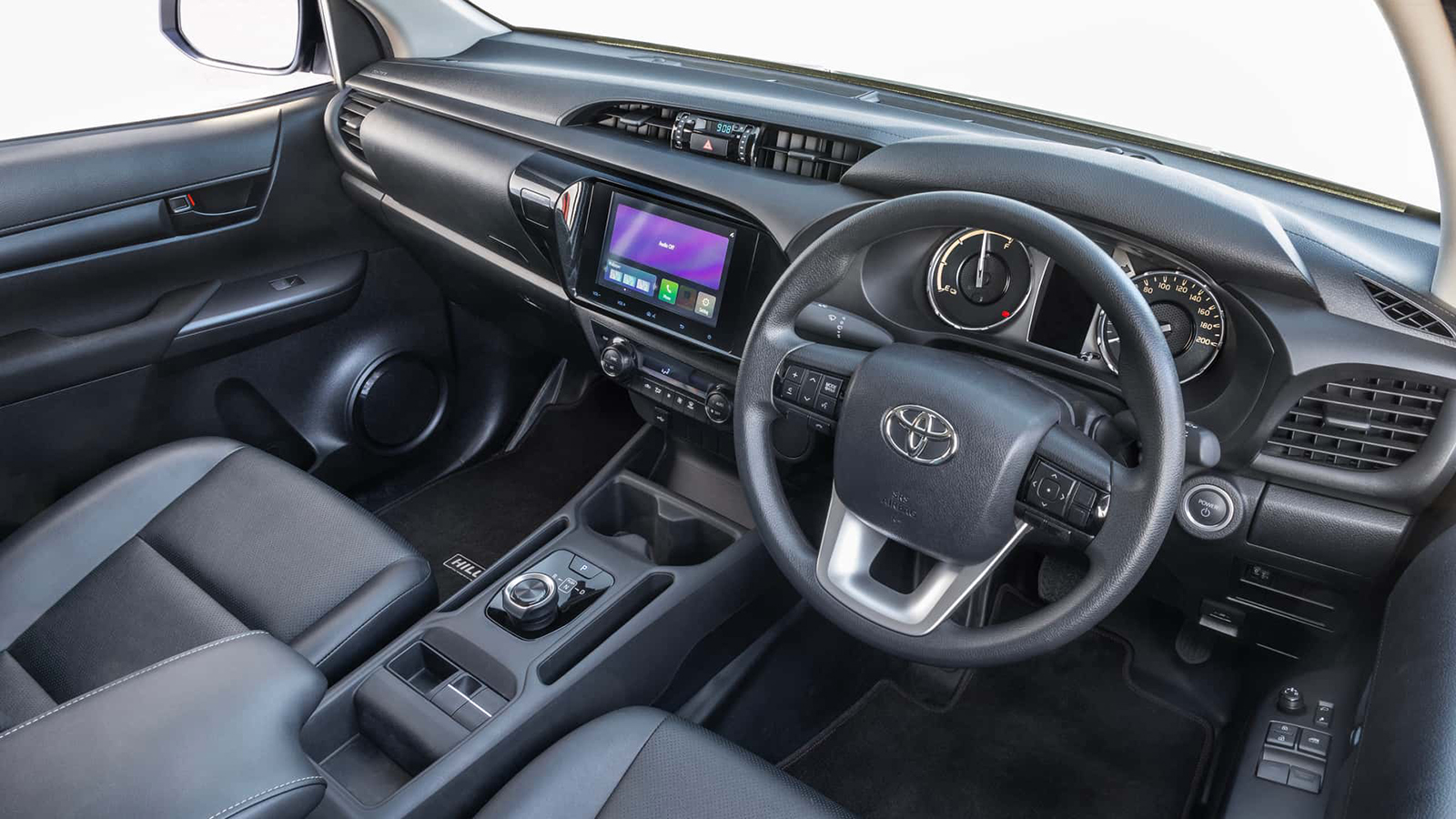 Toyota: «Συζητάμε αν θα κάνουμε ηλεκτρικό το Hilux»