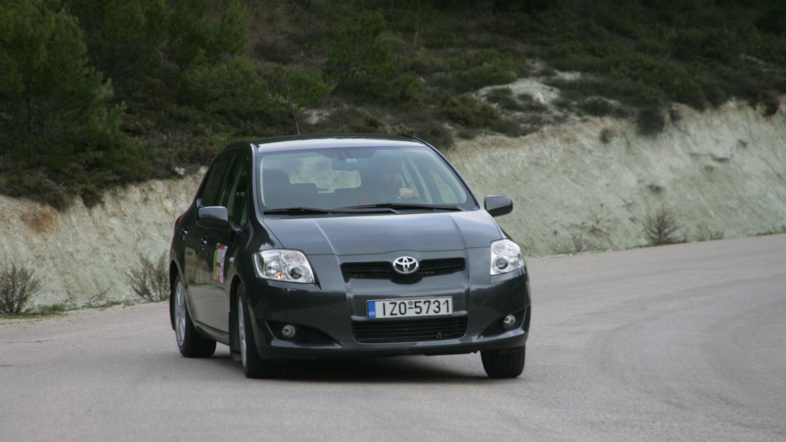 Συγκριτικό μεταχειρισμένων: Toyota Auris VS VW Golf
