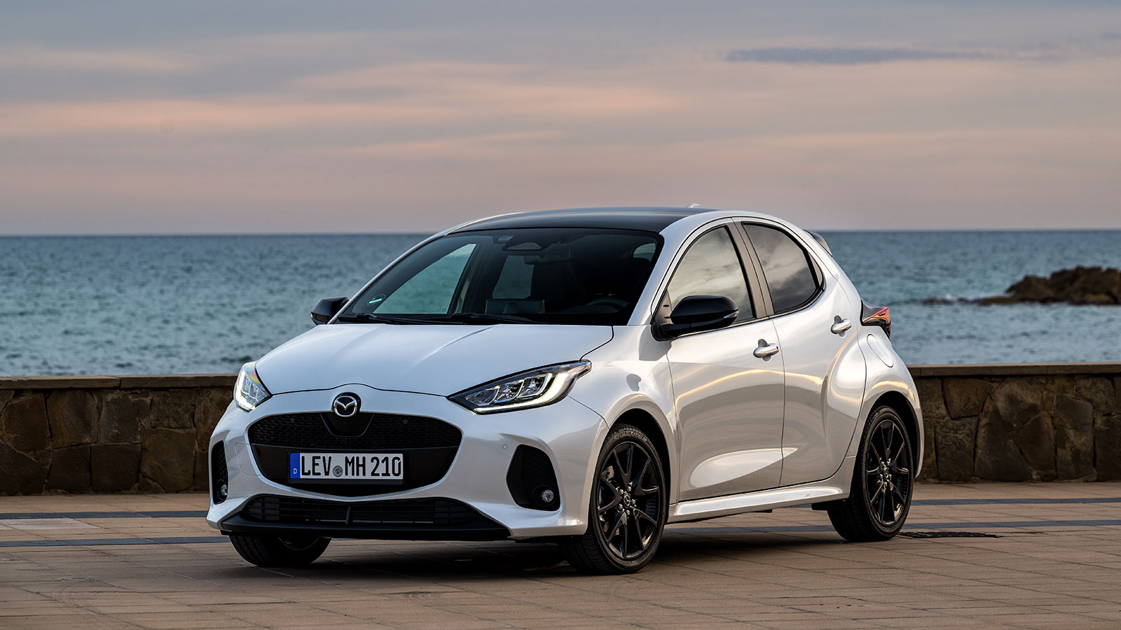 Οδηγούμε το ανανεωμένο Mazda 2 Hybrid