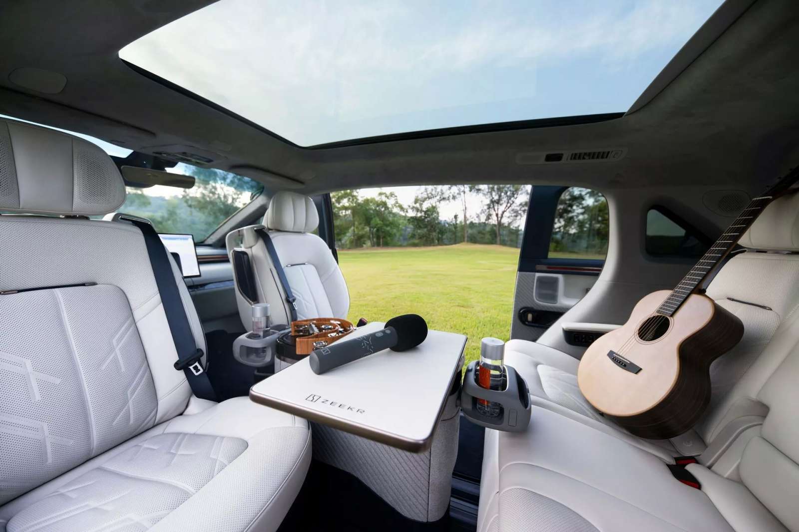 Zeekr Mix: Το νέο ηλεκτρικό βαν των Κινέζων με 422 ίππους