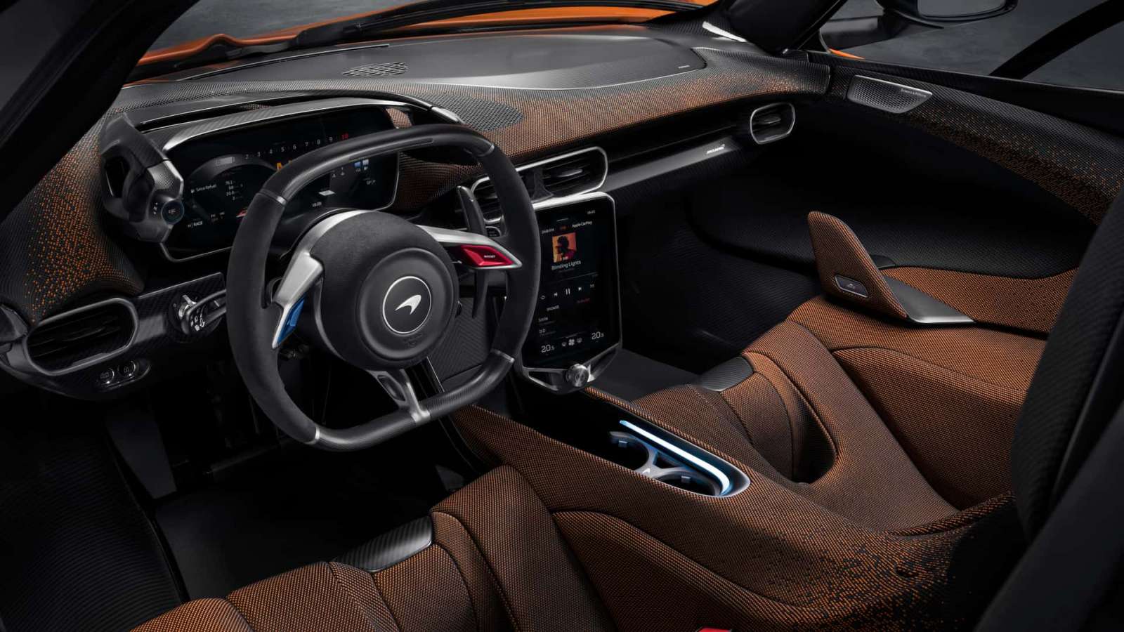 W1: Η ισχυρότερη και πιο γρήγορη McLaren της ιστορίας!