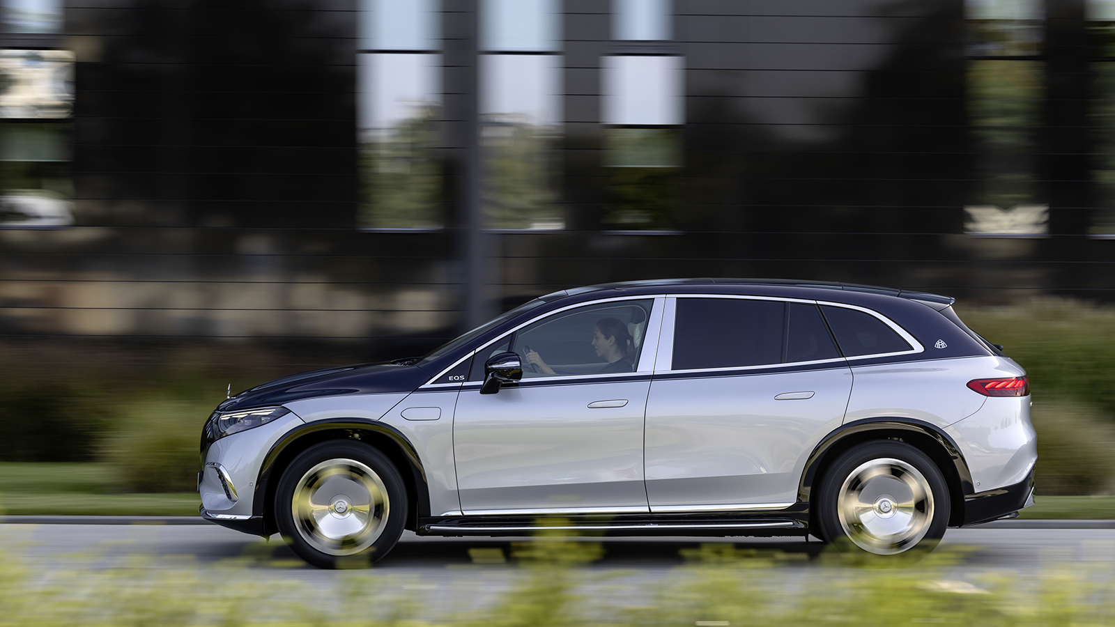 Η Mercedes-Maybach EQS 680 είναι πλέον διαθέσιμη και στην Ευρώπη