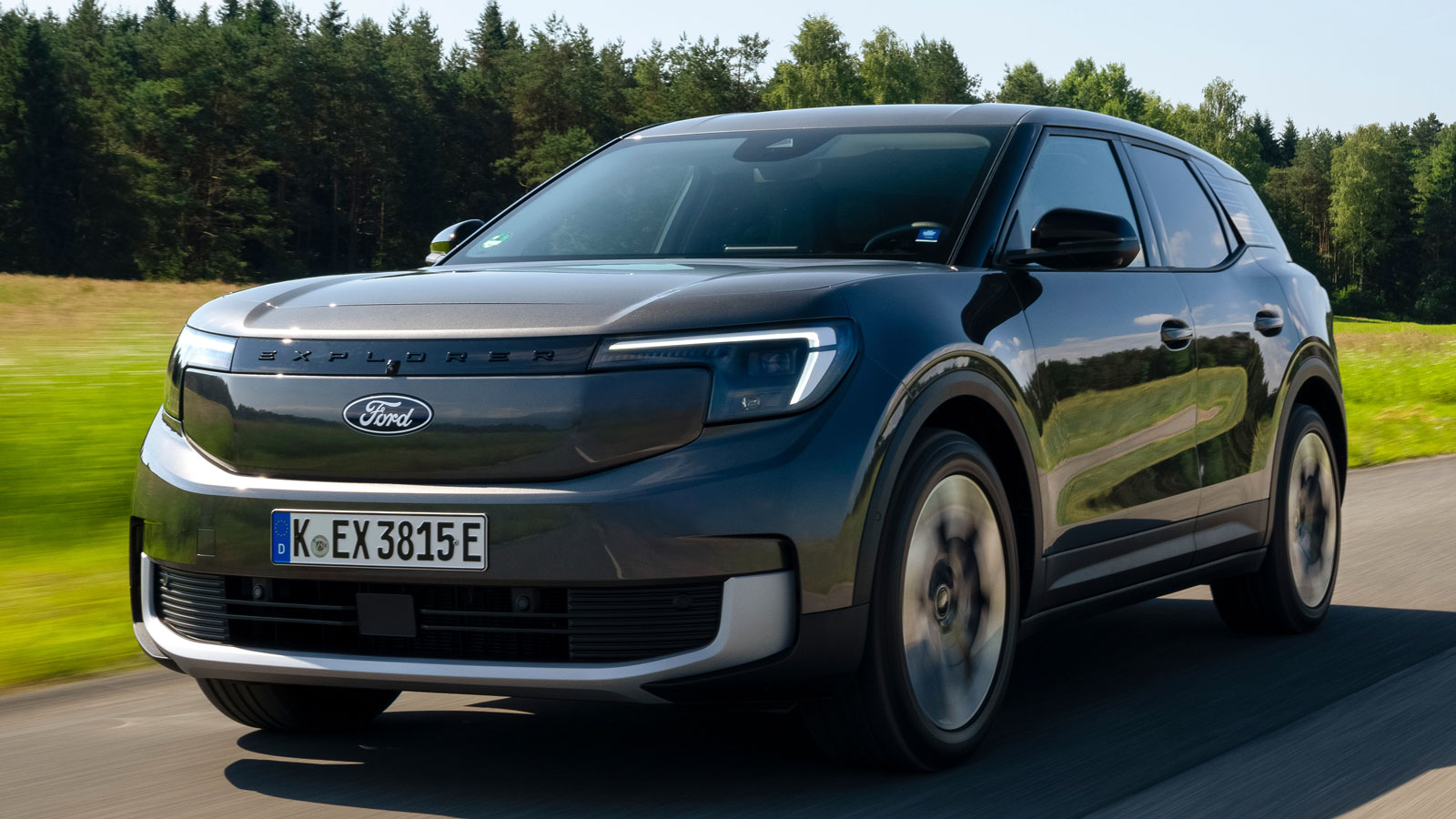 Το Ford Explorer διατίθεται με μία επιλογή συστημάτων μετάδοσης κίνησης με έναν κινητήρα εγκατεστημένο στους πίσω τροχούς (RWD) ή εναλλακτικά με δύο κ