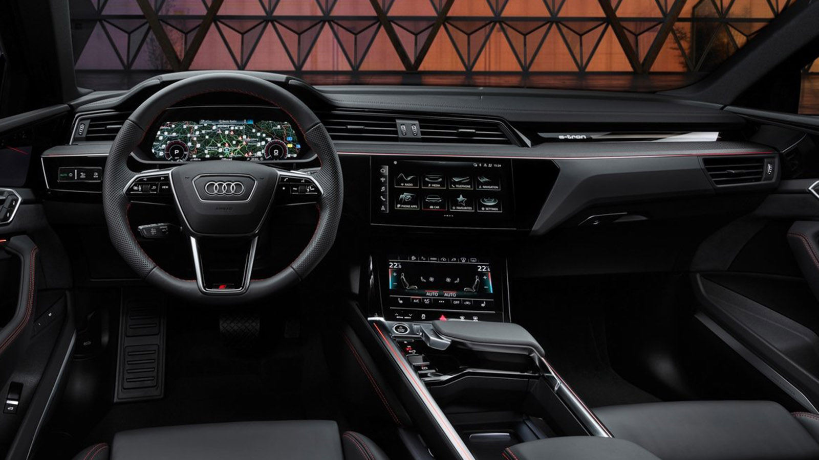 Τα ηλεκτρικά της Audi: 2 SUVάρες και 1 sportscar από το μέλλον