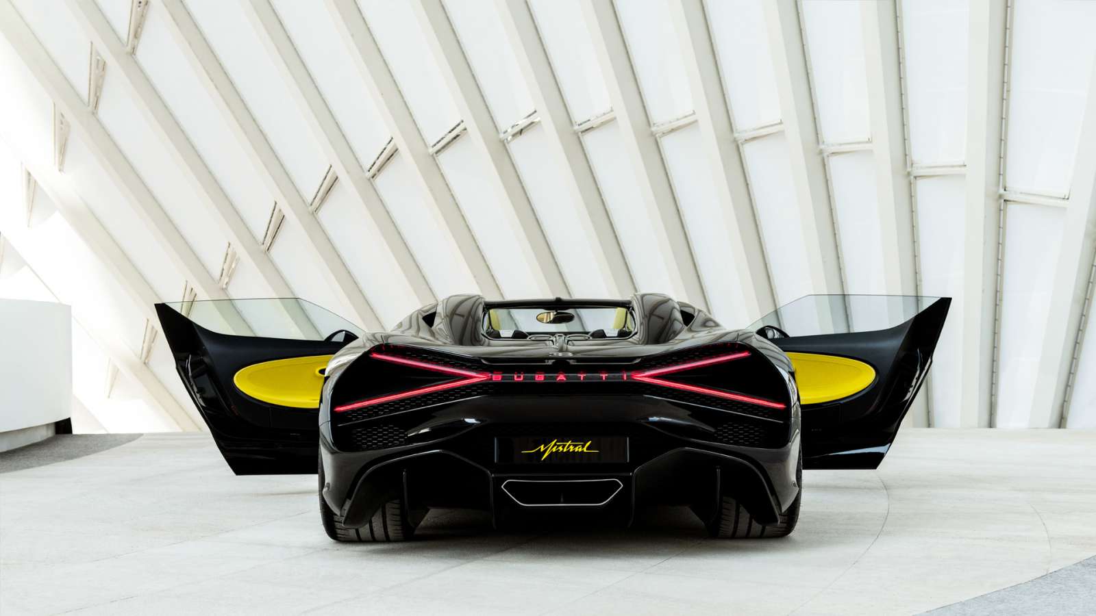 Νέο ρεκόρ ταχύτητας από τη Bugatti Mistral cabrio των 1.600 PS (+vid)