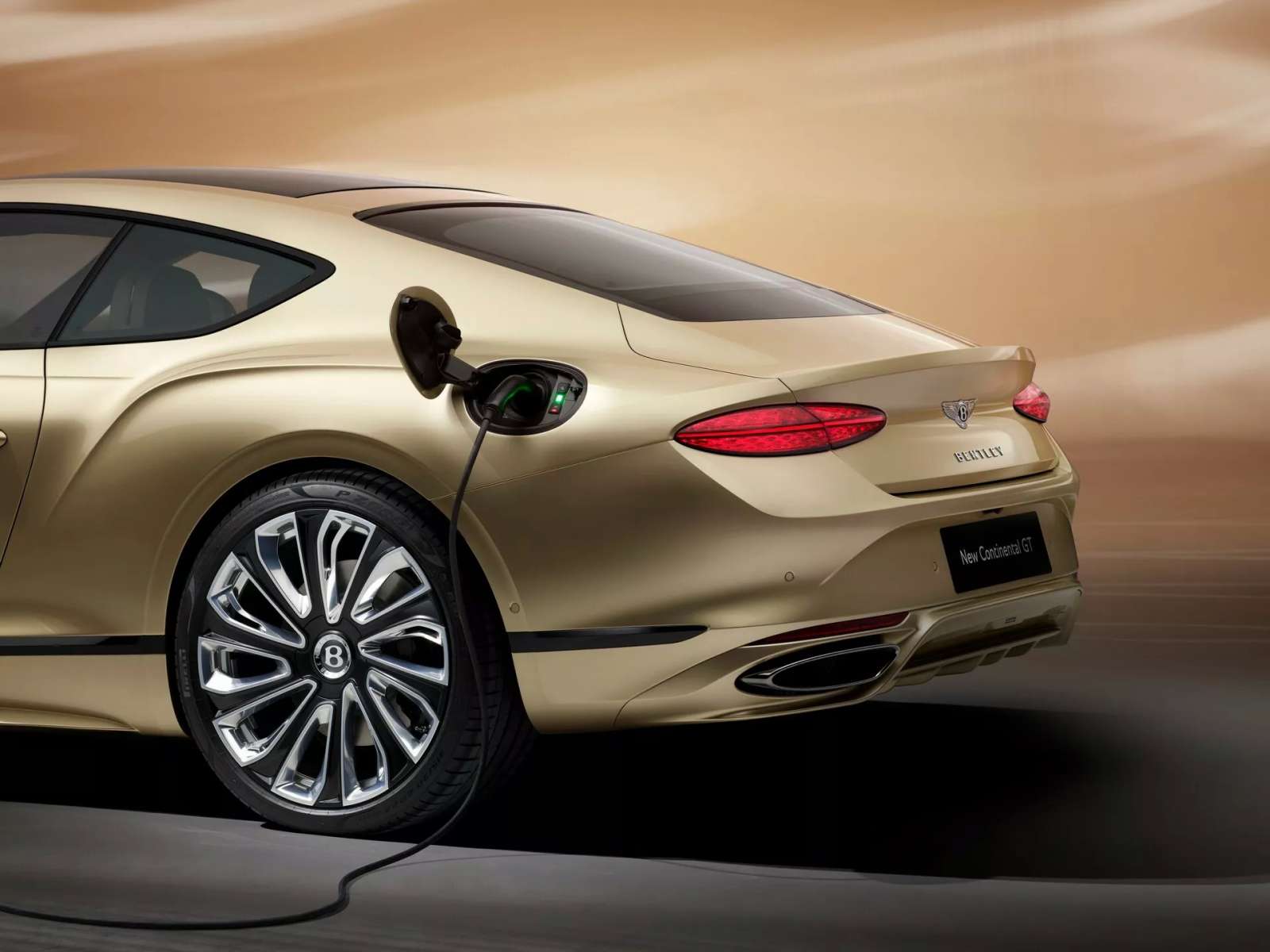Οι υβριδικές Bentley Mulliner έχουν 782 ίππους και 81 χλμ. ηλεκτρική αυτονομία