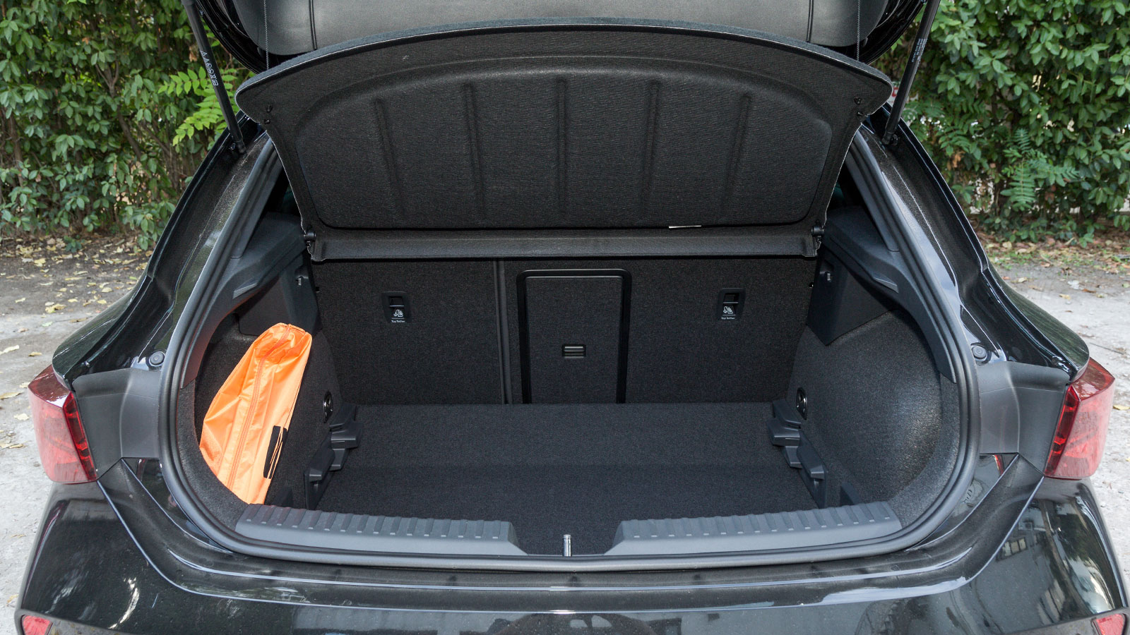 Ο χώρος αποσκευών είναι στα 380 λίτρα, μια σχετικά μέτρια χωρητικότητα