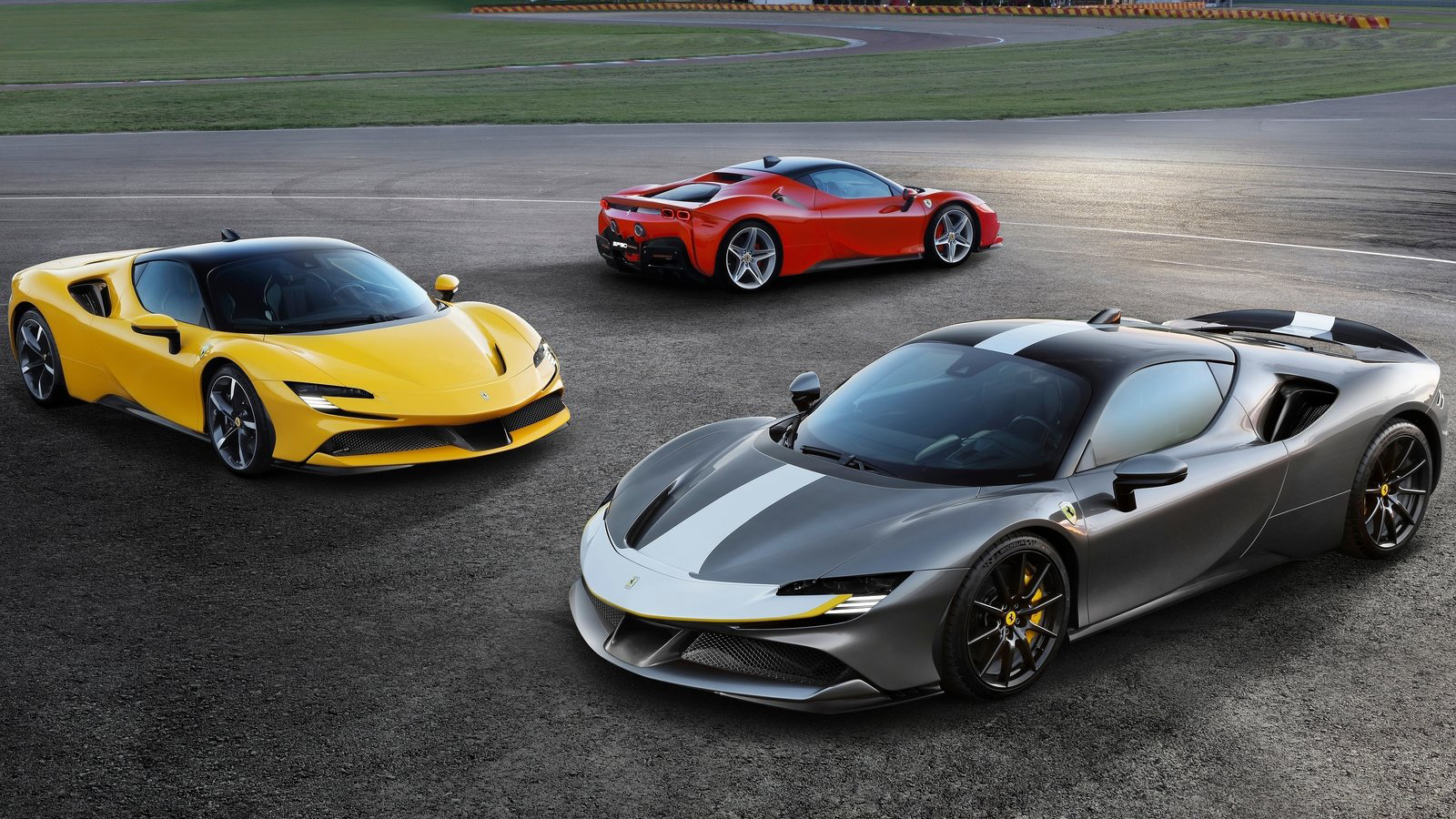 Εγγύηση στις Plug-in Ferrari καλύπτει 2 αλλαγές μπαταρίας