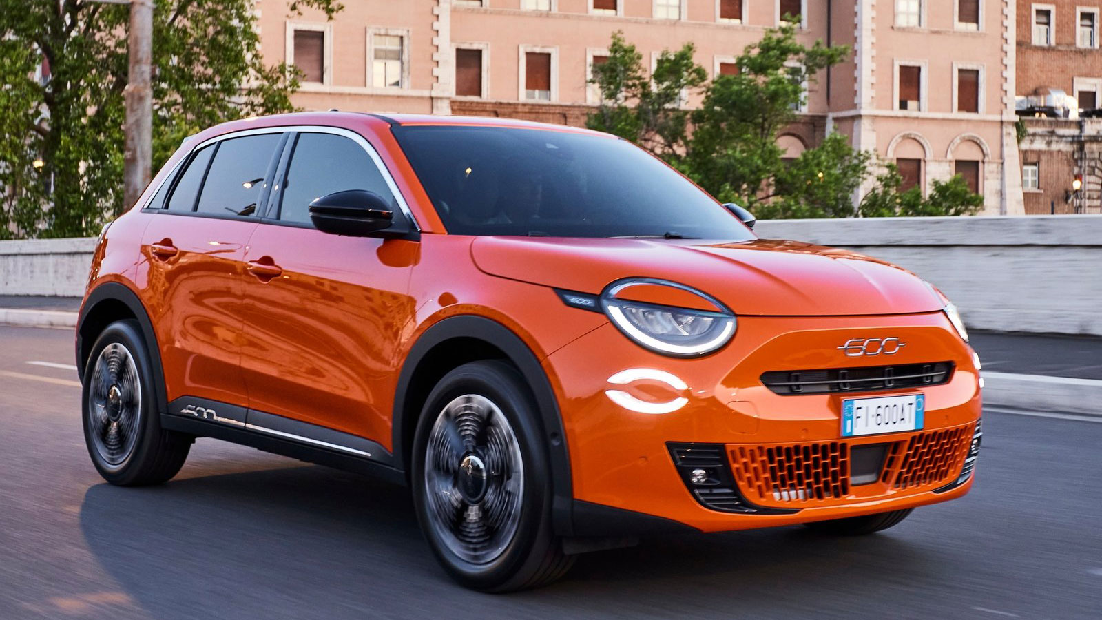 Το Fiat 600e στην έκδοση La Prima.