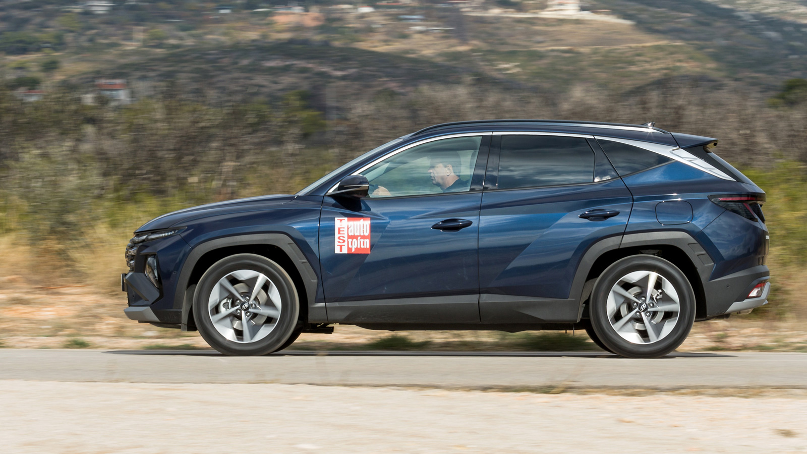 Στο ταξίδι με 100 χλμ./ώρα η κατανάλωση είναι 6 λτ../100 χλμ. που σημαίνει αυτονομία 900 χλμ., αλλά θα μπορούσε να ήταν και καλύτερη αν υπήρχε λειτουρ