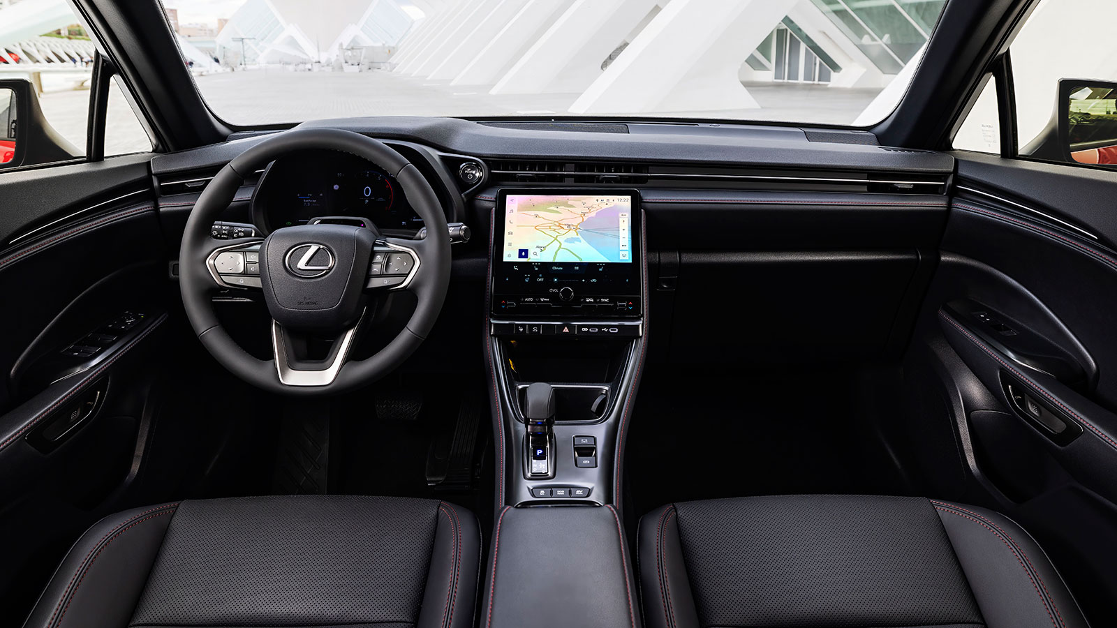 O τομέας που ξεχωρίζει το LBX είναι η αίσθηση πολυτέλειας της καμπίνας, με υλικά υψηλής ποιότητας, κορυφαία συναρμογή υλικών και έντονο τεχνολογικό υπ