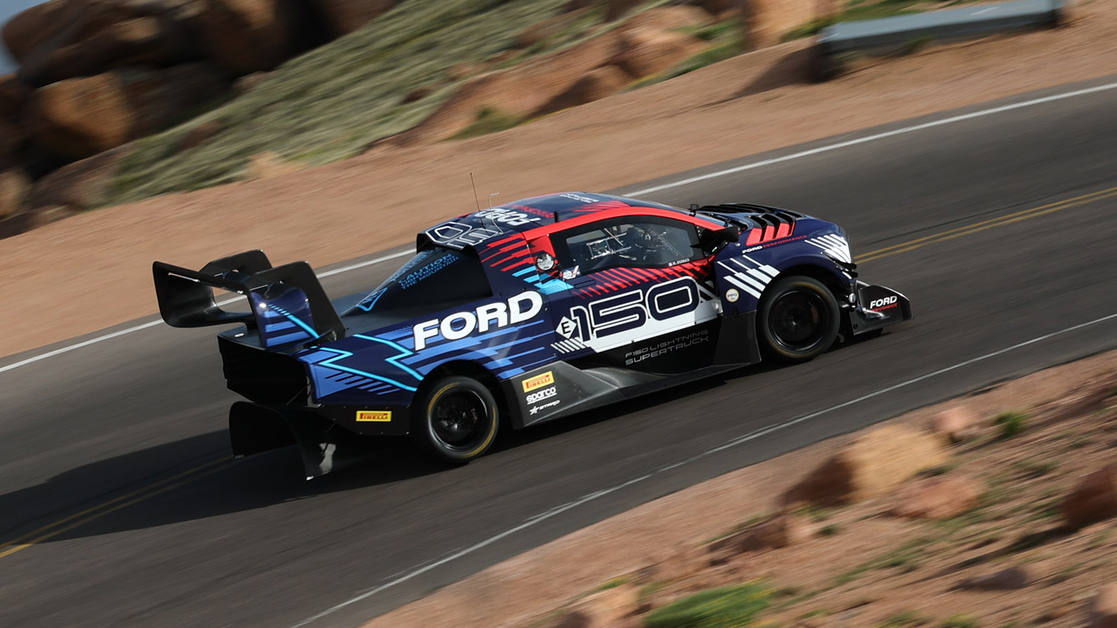 Πρώτο στο Pikes Peak το F-150 Lightning SuperTruck