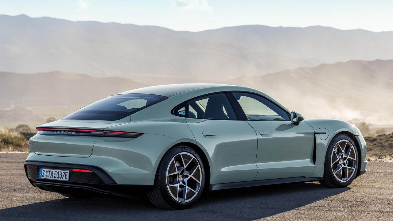 Η Porsche ανακαλεί την Taycan λόγω προβλήματος στα φρένα