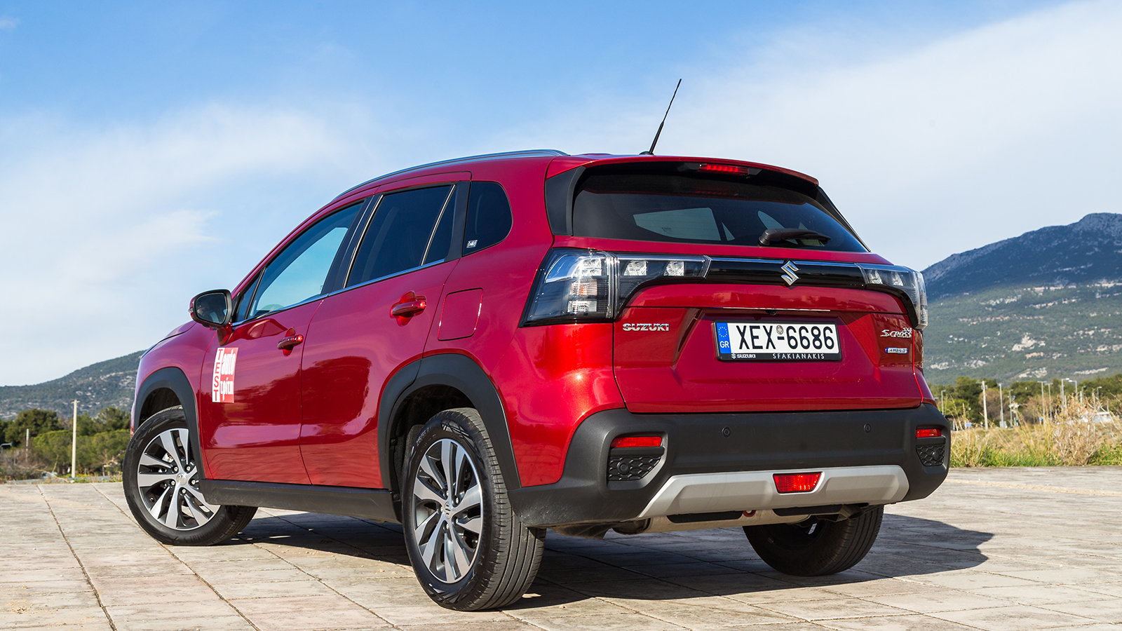 Το S-Cross για να σταματήσει από τα 100χλμ./ώρα χρειάζεται 39,4 μέτρα. Είναι η 4η χειρότερη επίδοση σε όλη την κατηγορία, ανάμεσα δηλαδή σε 66 μοντέλα