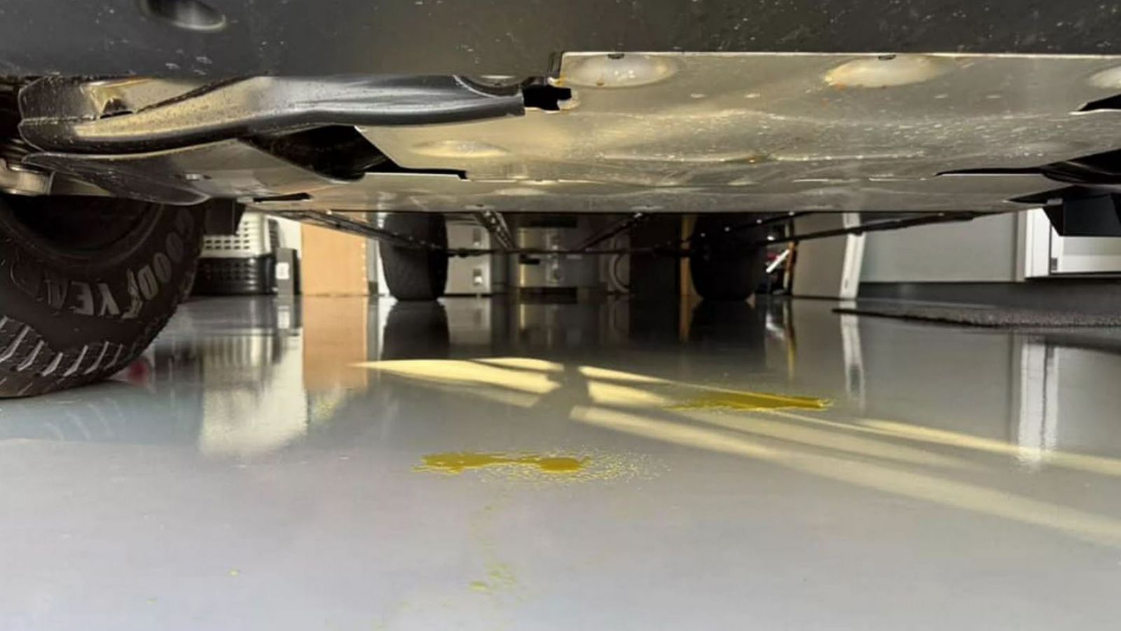 Η διαρροή λαδιού του συγκεκριμένου Tesla Cybertruck