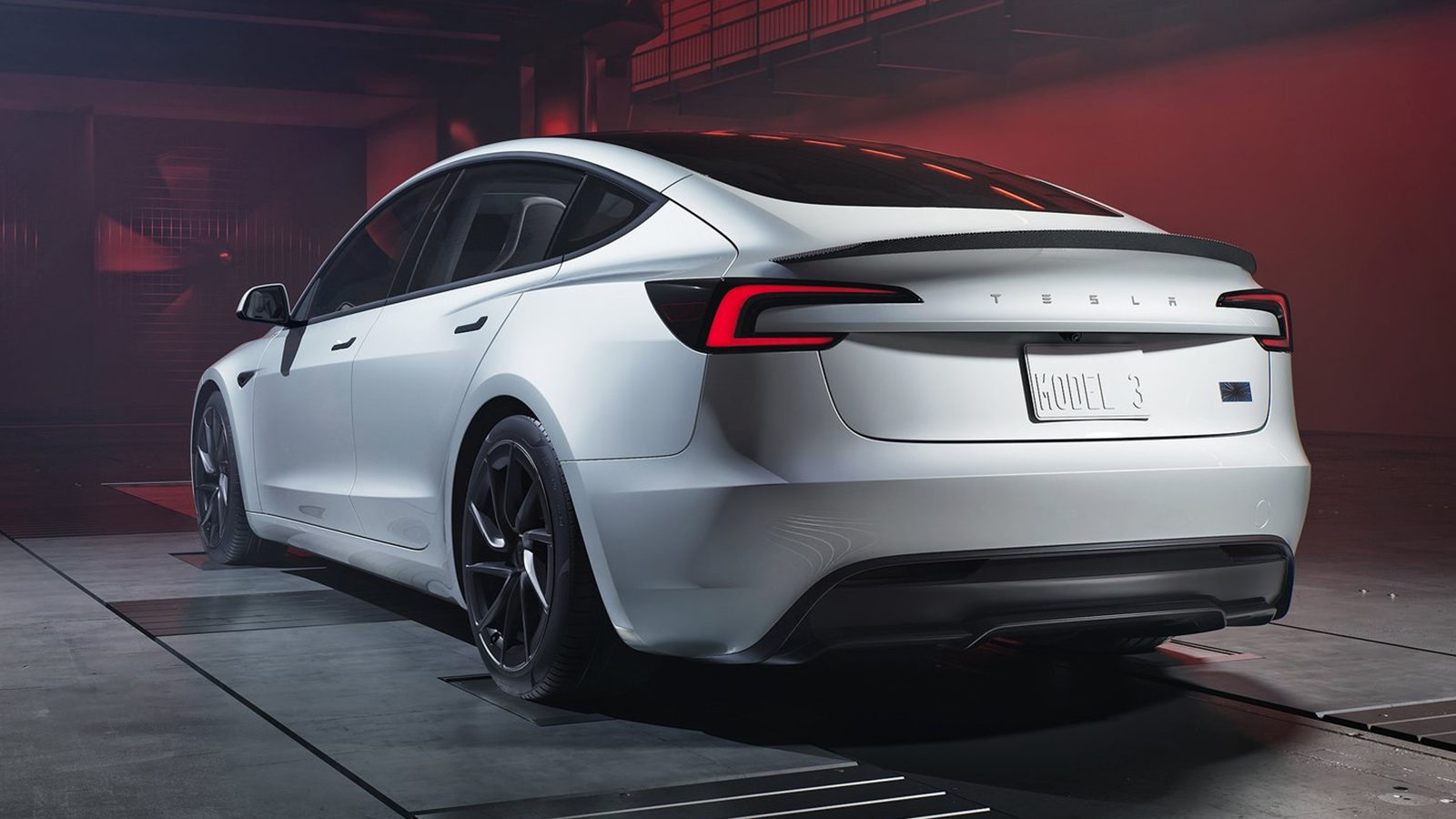 Ανανεωμένο Tesla Model 3 Performance με 460 PS - Η τιμή του