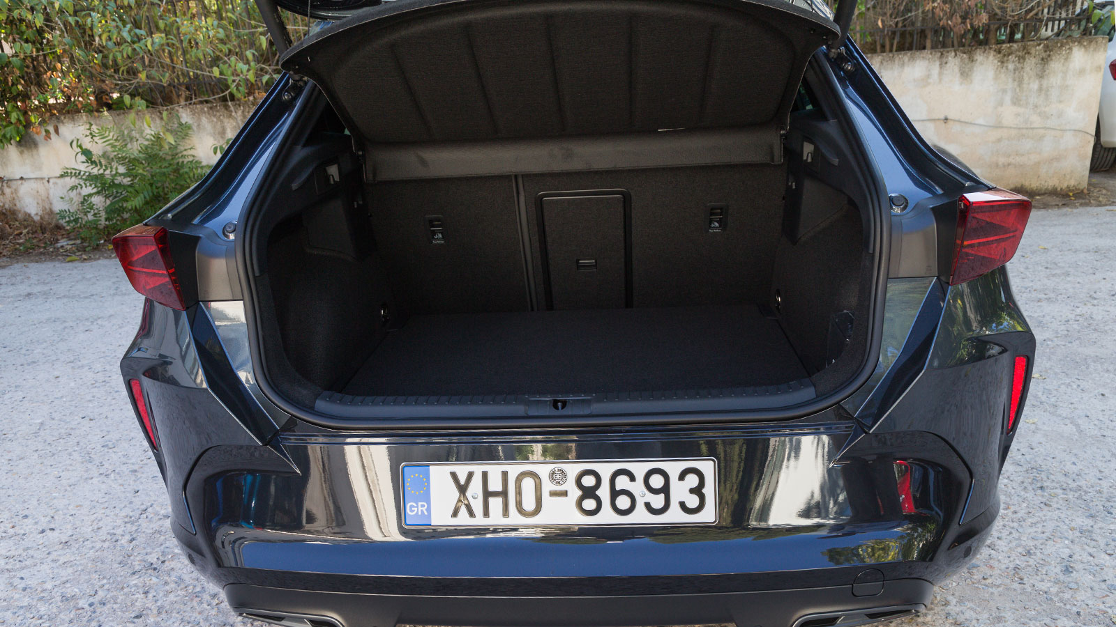 Τα 450 λτ. του πορτ-μπαγκάζ ναι μεν είναι επαρκή, αλλά όχι από τα καλά της κλάσης
