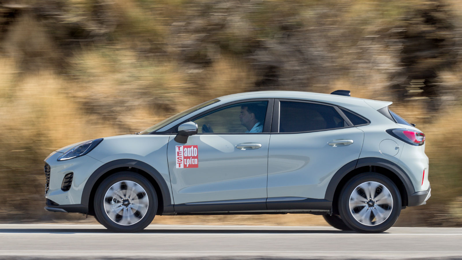 Ο 1,0 Ecoboost των 125 ίππων από μόνος του καταφέρνει και έχει εύρωστη λειτουργία σε μεγάλο φάσμα περιστροφής και το σημαντικότερο τραβάει γερά από χα