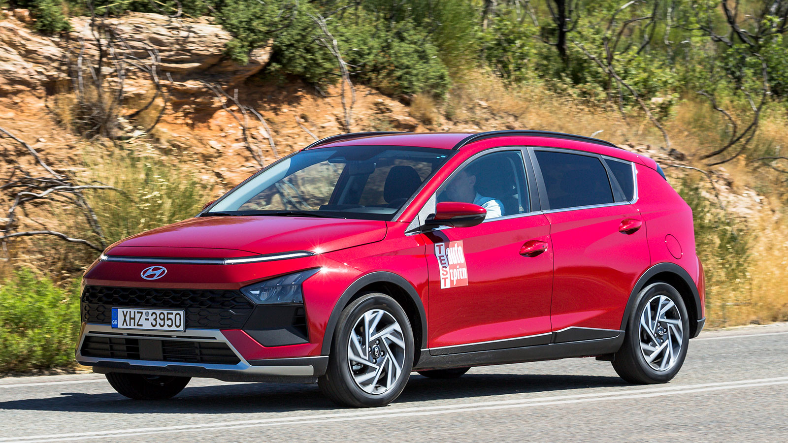 Σε πιο σβέλτες διαδρομές, παρά τις κλίσεις της ανάρτησης ή το ελαφρύ τιμόνι, ο οδηγός που θα επιθυμήσει κάτι περισσότερο δεν θα έχει πρόβλημα, αφού το