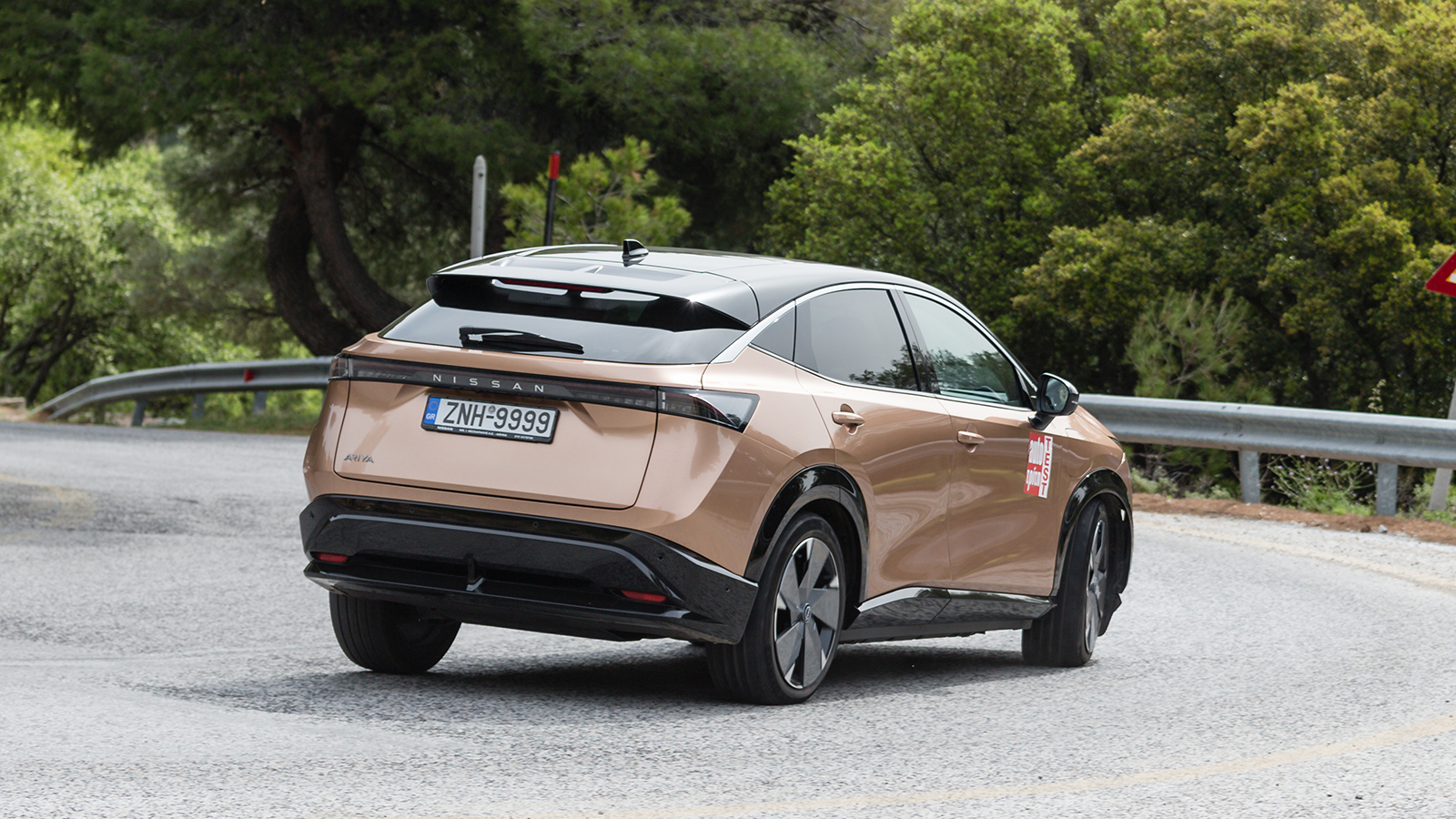 Η απουσίας θορύβων από το μηχανοστάσιο και η καλή δουλειά στην ηχομόνωση της καμπίνας από την κύλιση και τον αέρα, εξασφαλίζουν ξεκούραστα ταξίδια και