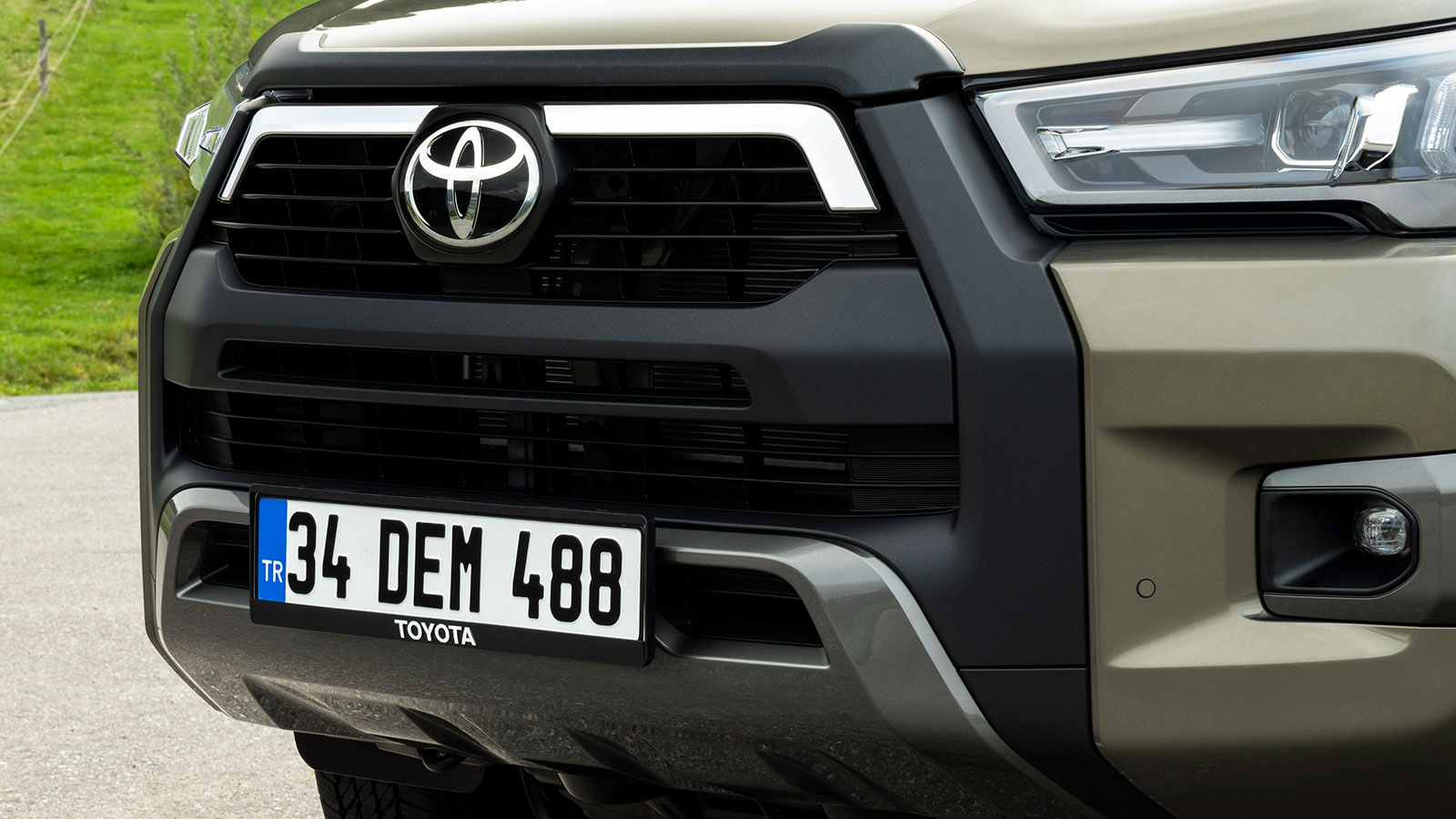 Οι τιμές του ήπια υβριδικού diesel Toyota Hilux στην Ελλάδα