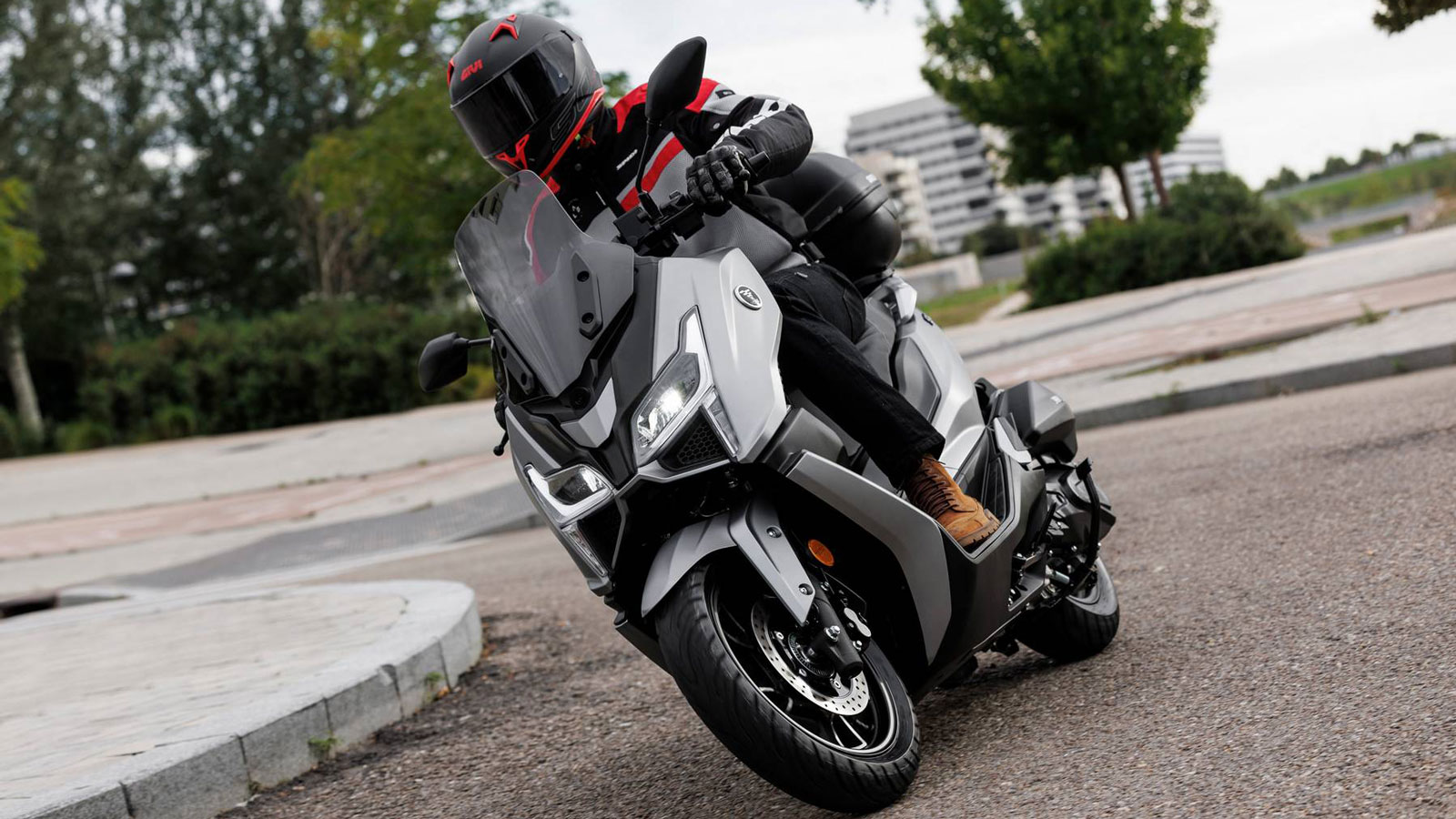 Voge SR1 – 125άρι με εξοπλισμό 300αριού